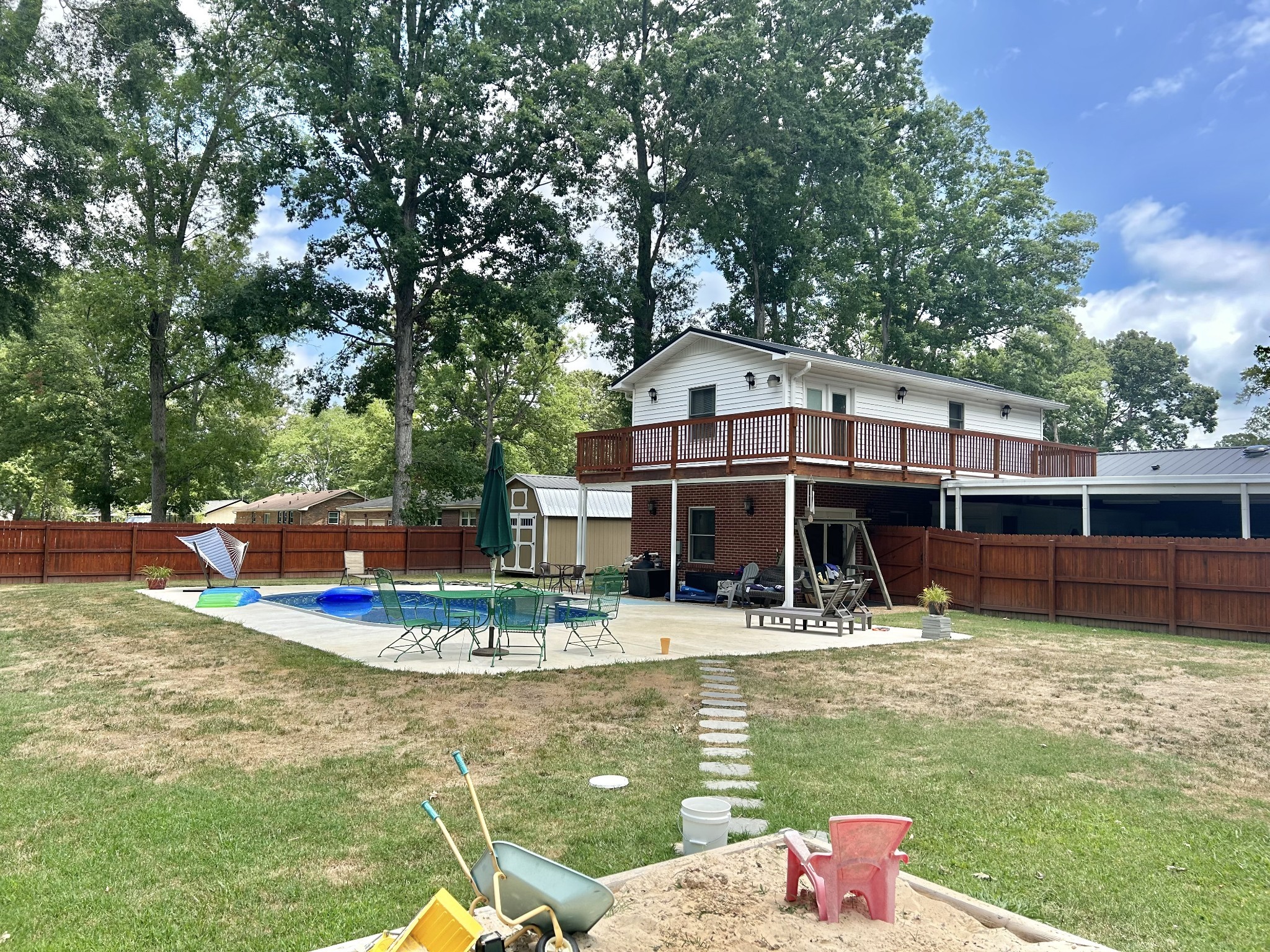 1212 Woodcrest Dr