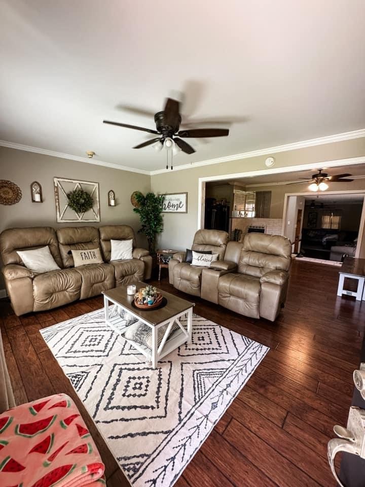 1212 Woodcrest Dr