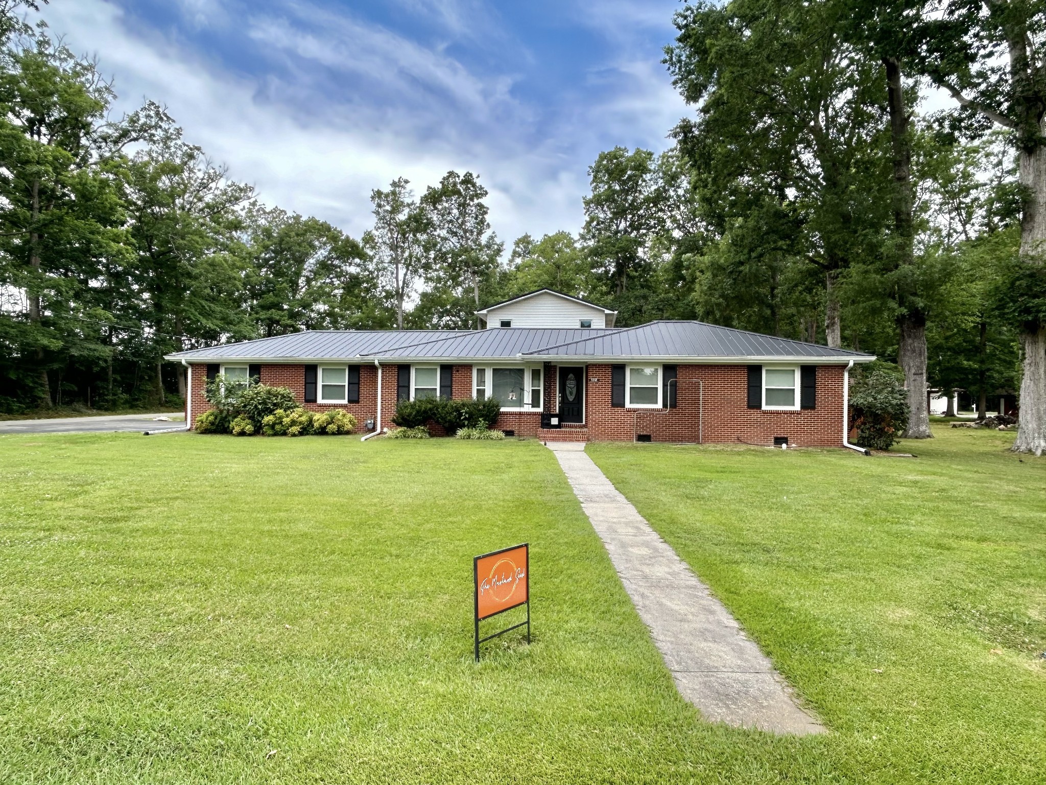 1212 Woodcrest Dr