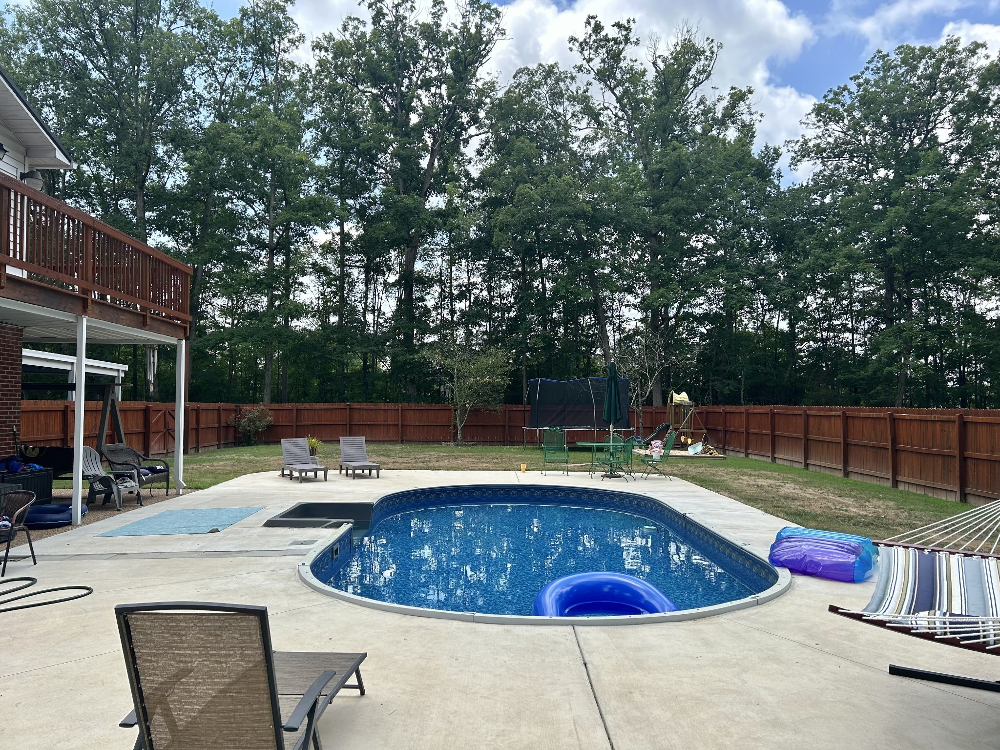 1212 Woodcrest Dr