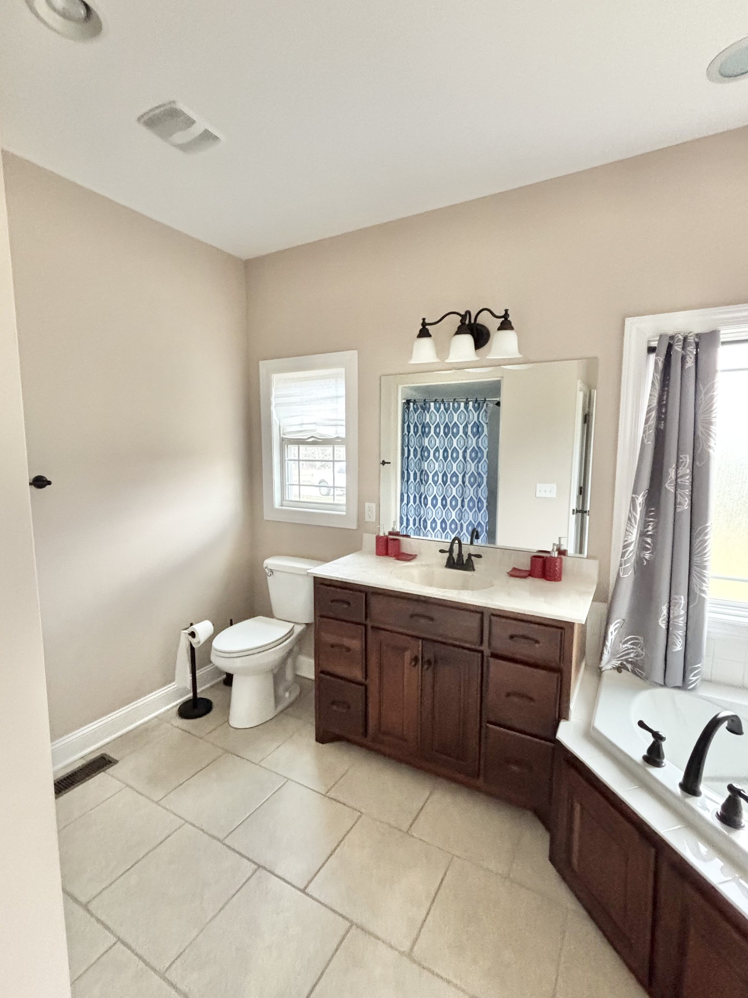244 Lexington Cir