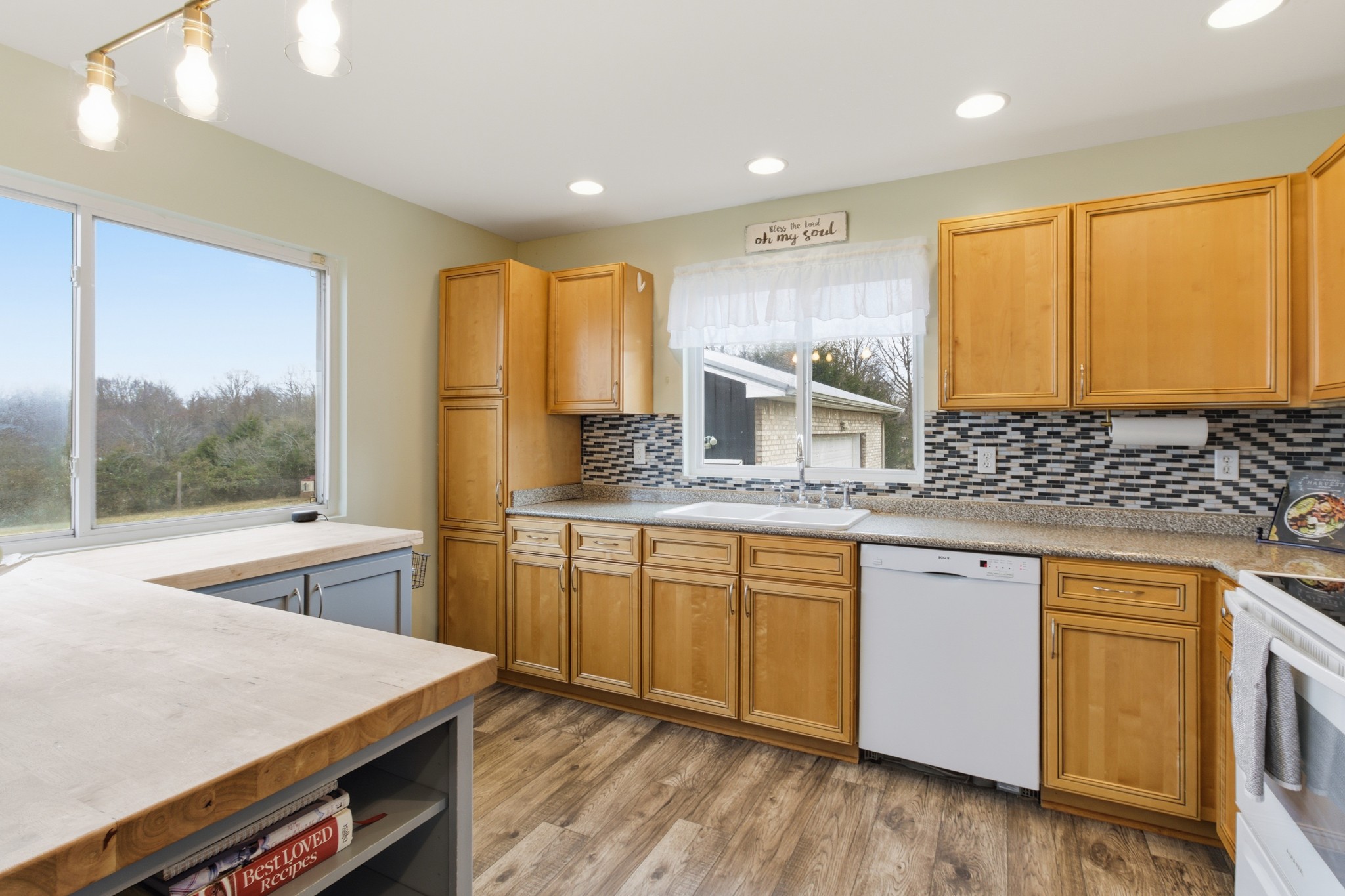 558 Ferrells Loop Rd