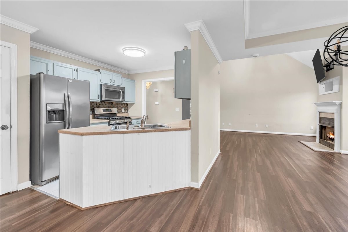 306 Blackberry Ln