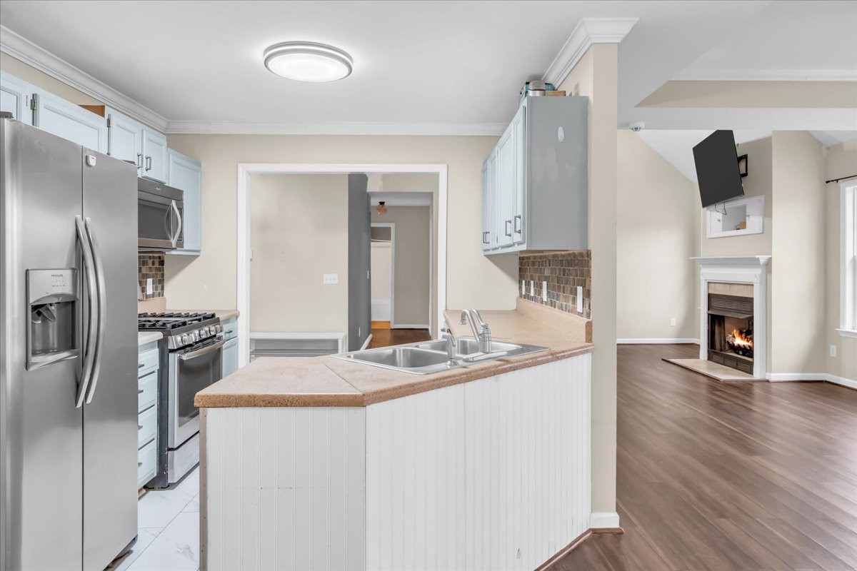 306 Blackberry Ln