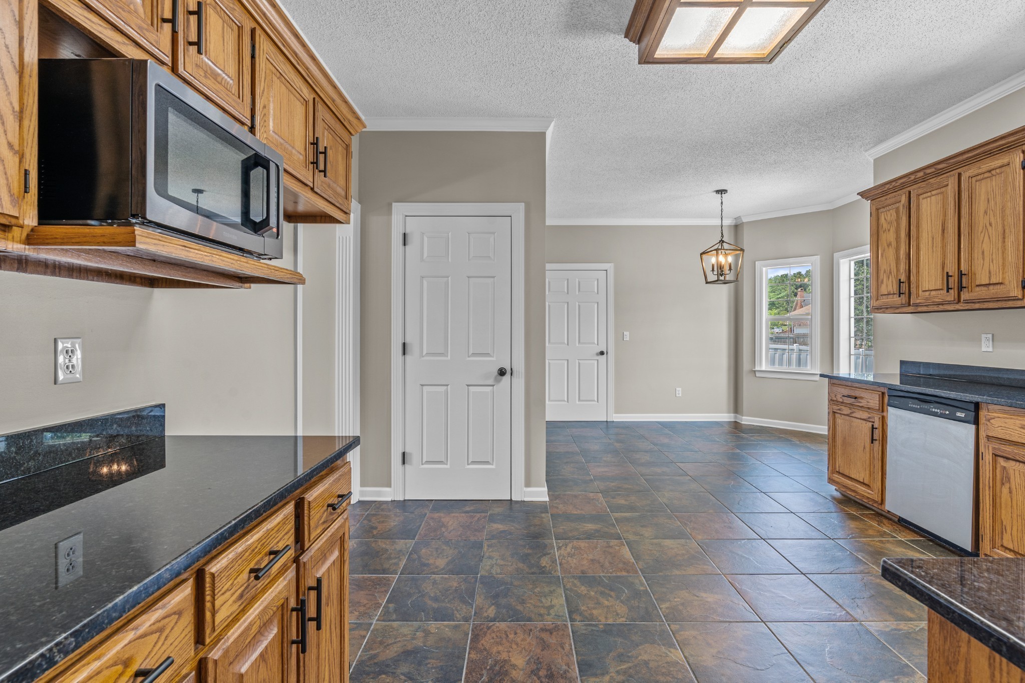 203 Huntington Pl