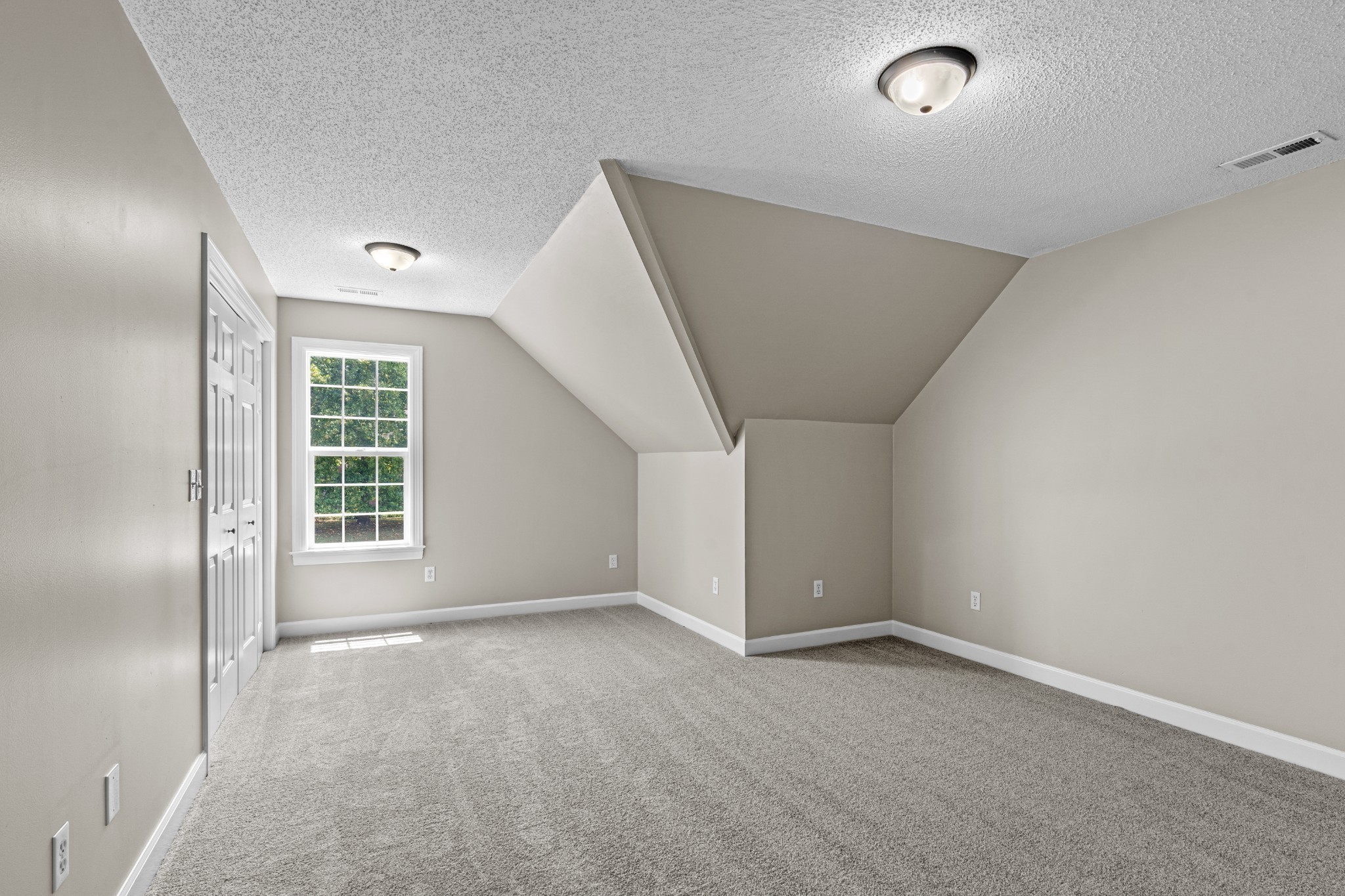 203 Huntington Pl