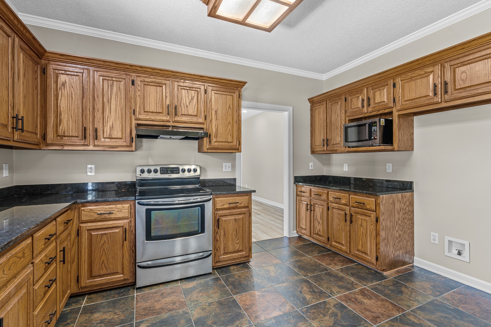 203 Huntington Pl