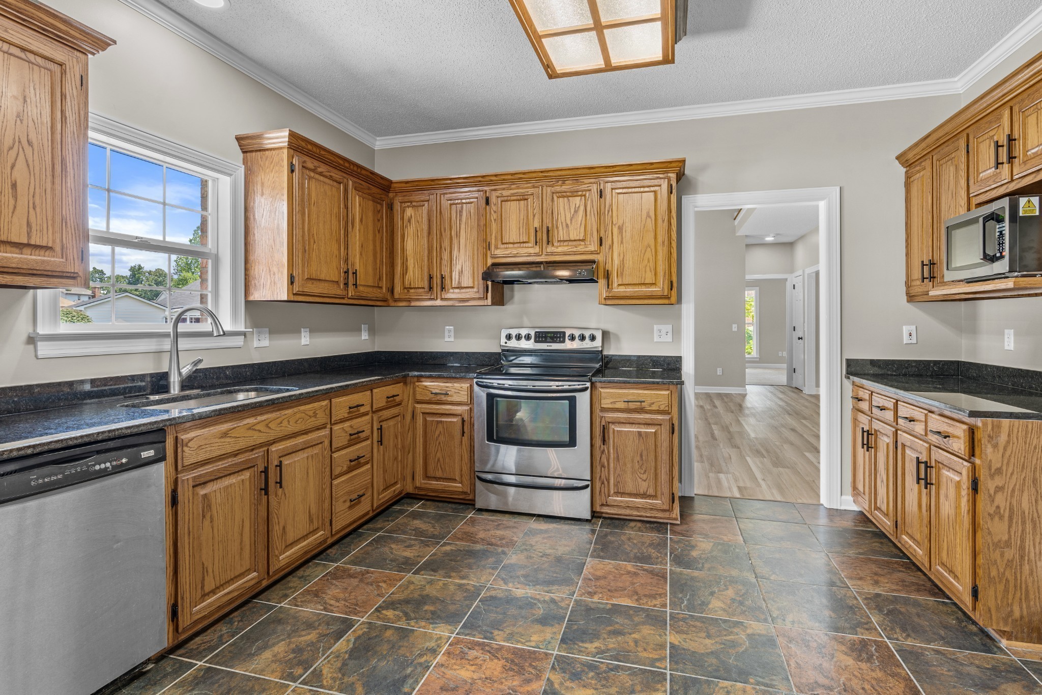 203 Huntington Pl