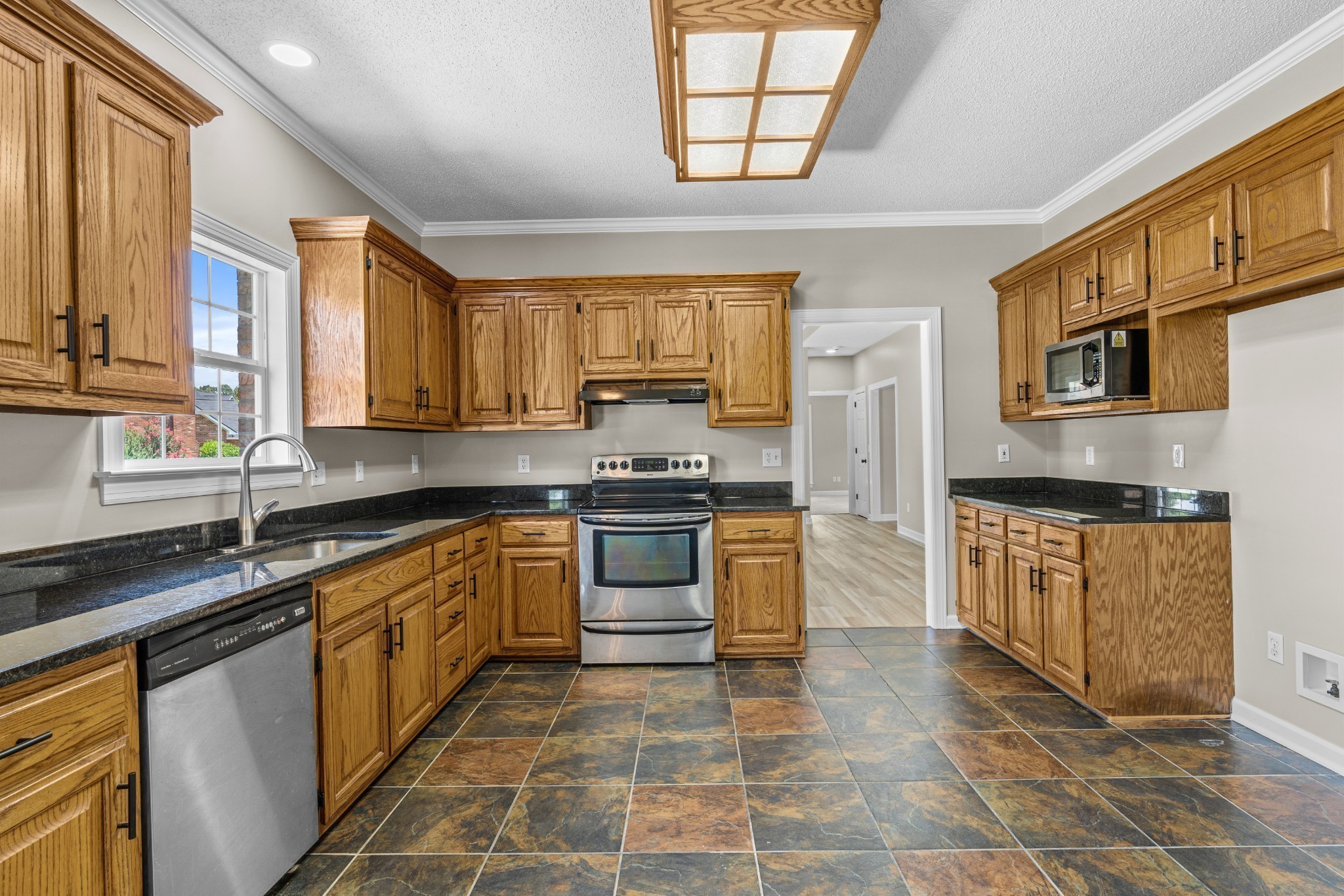 203 Huntington Pl