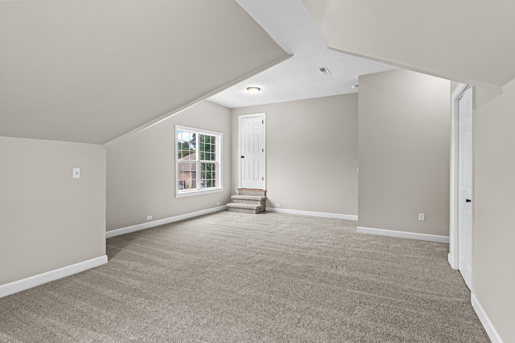 203 Huntington Pl