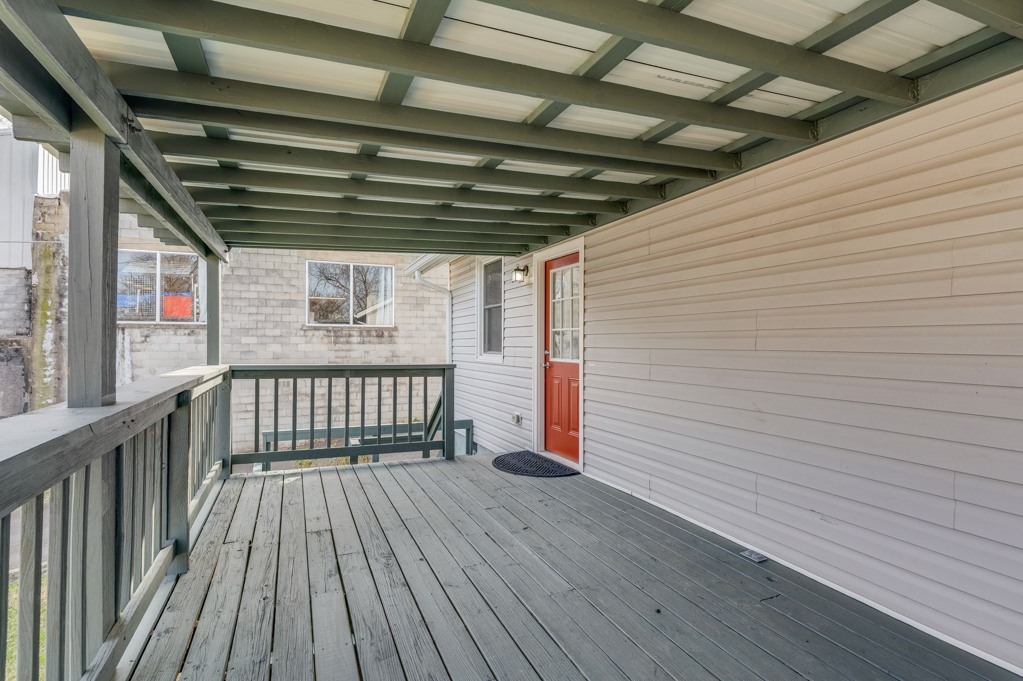 68 N Main St