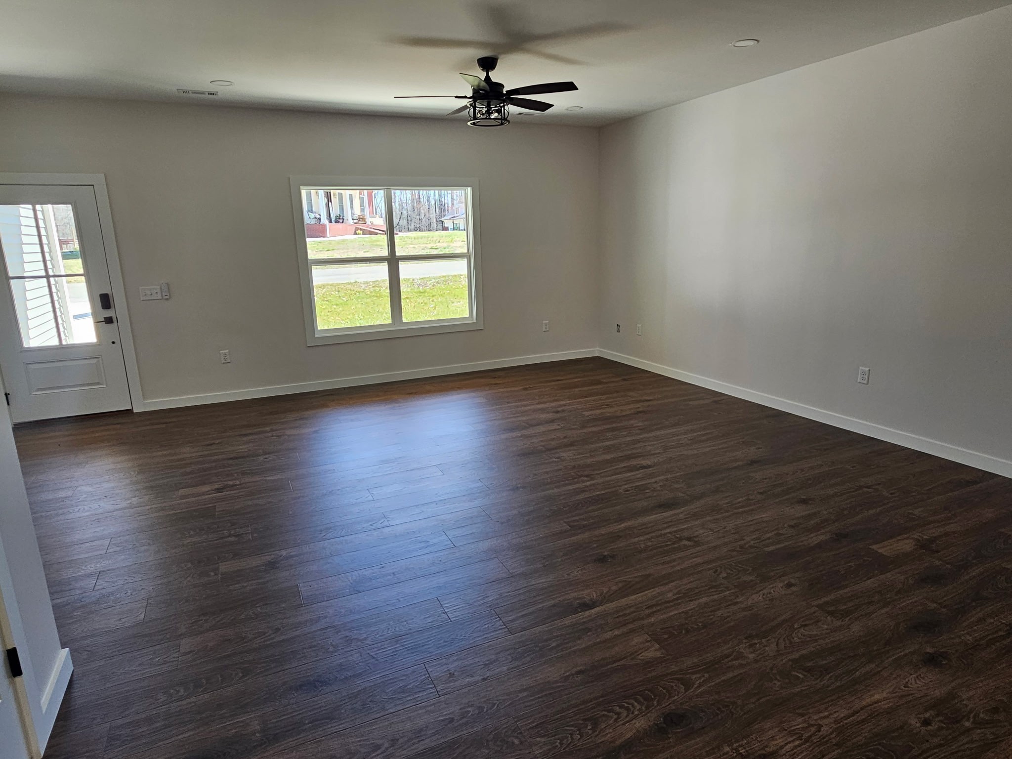 123 Lee Ct