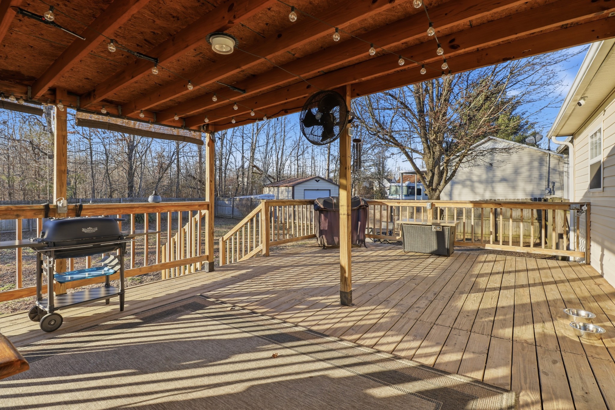 37 Woody Ln
