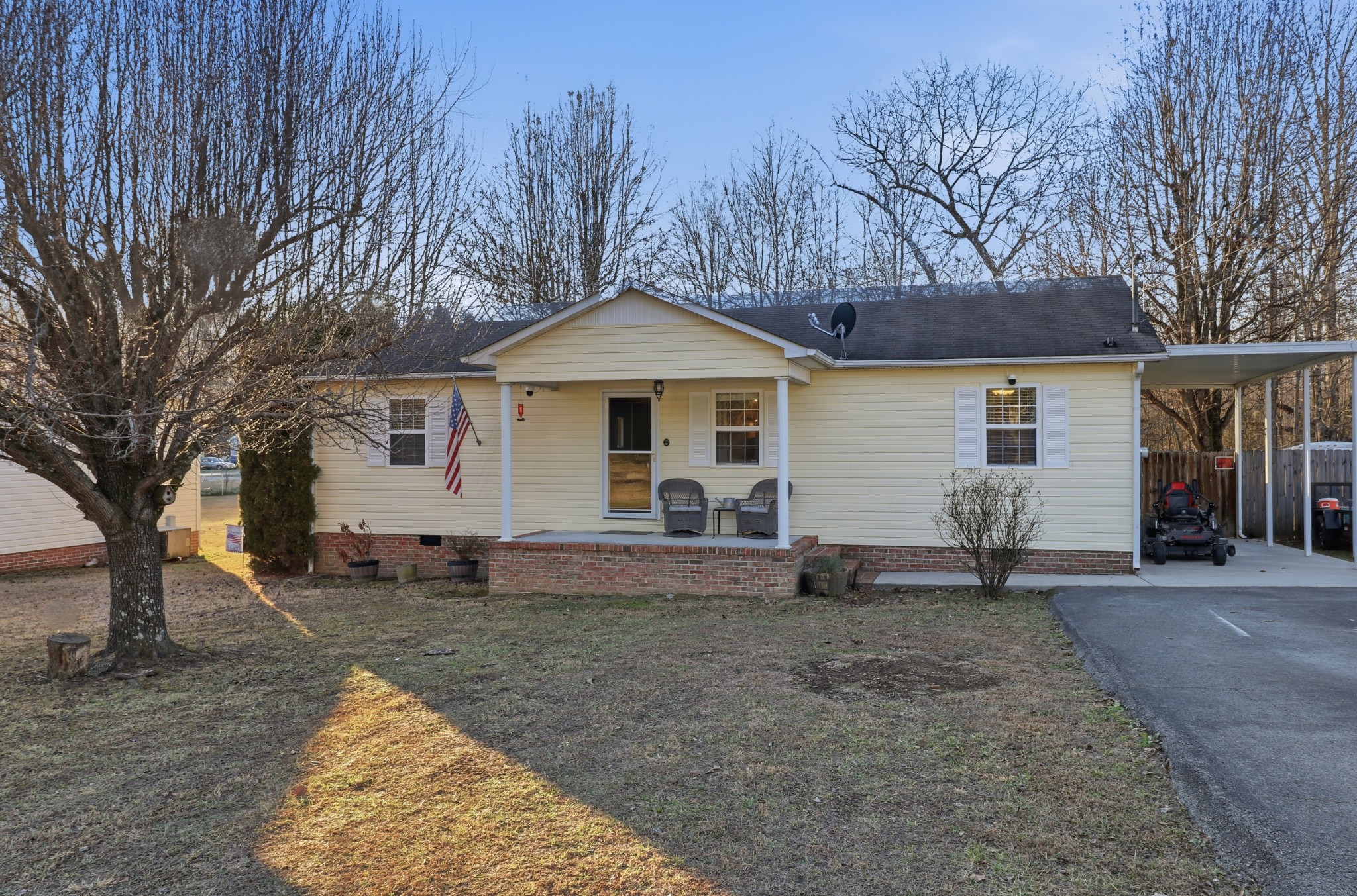 37 Woody Ln