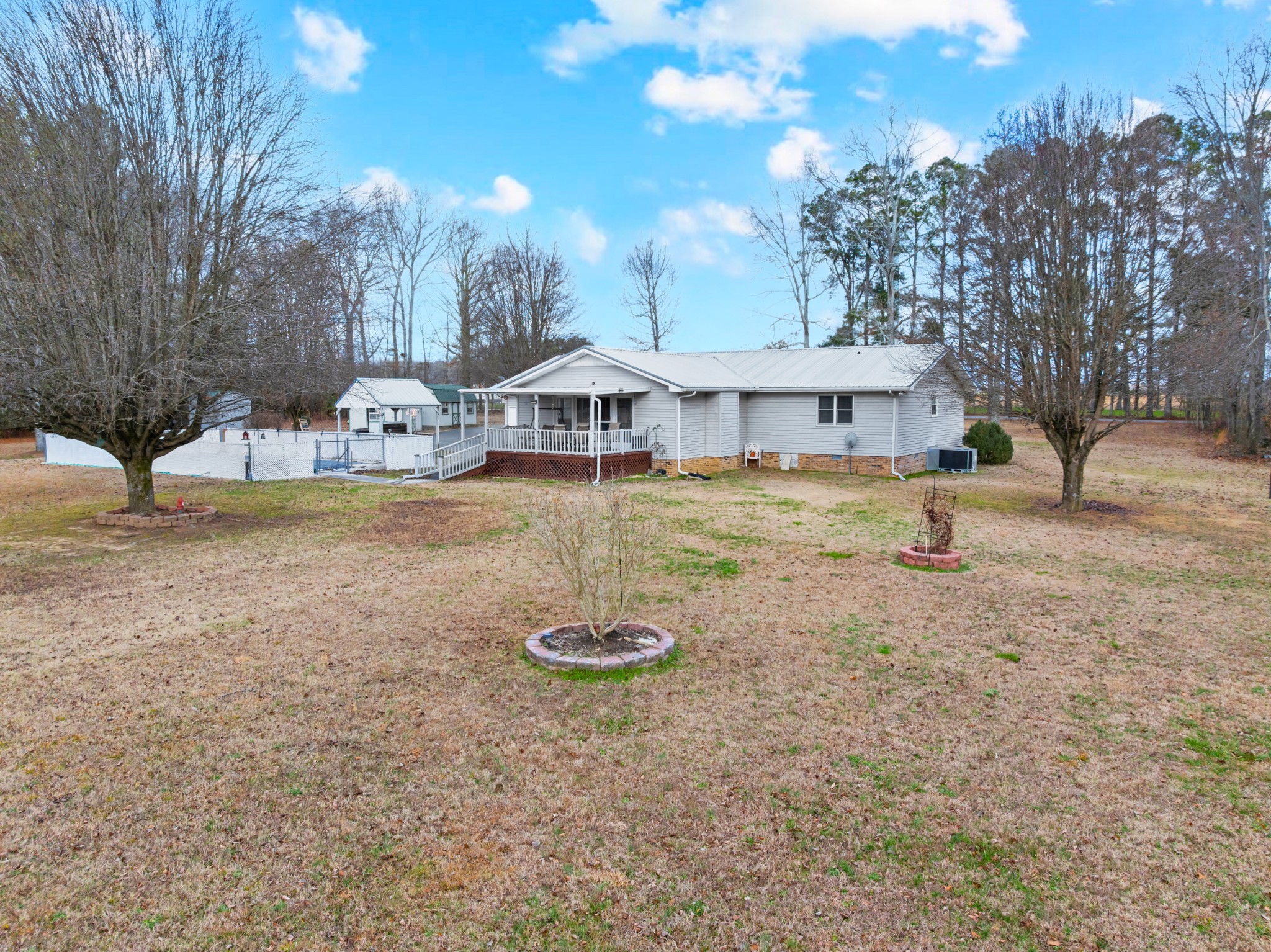 442 Carr Rd