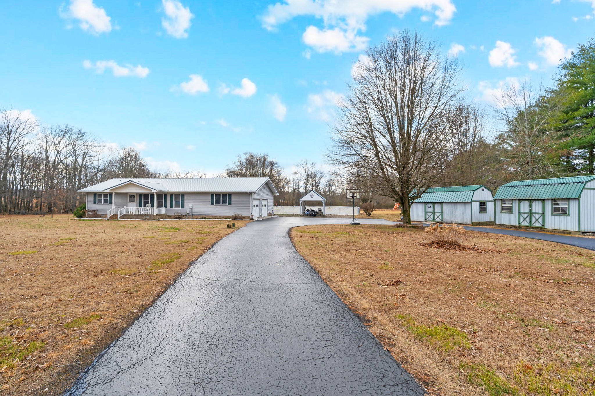 442 Carr Rd