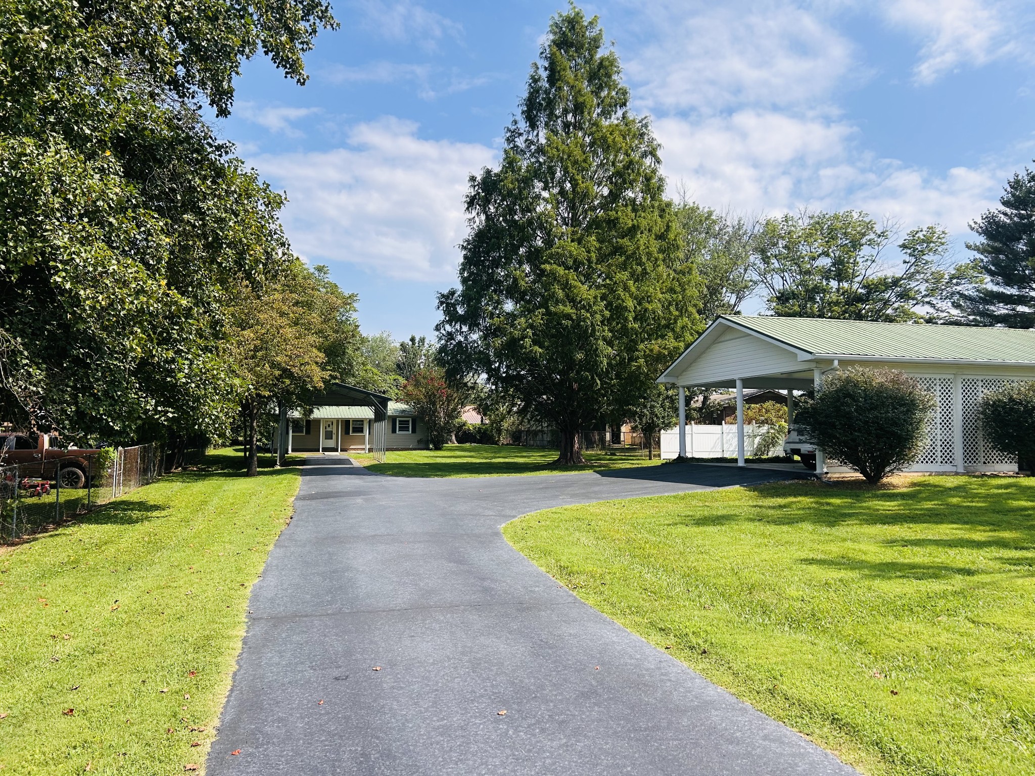 401 Hillcrest Rd