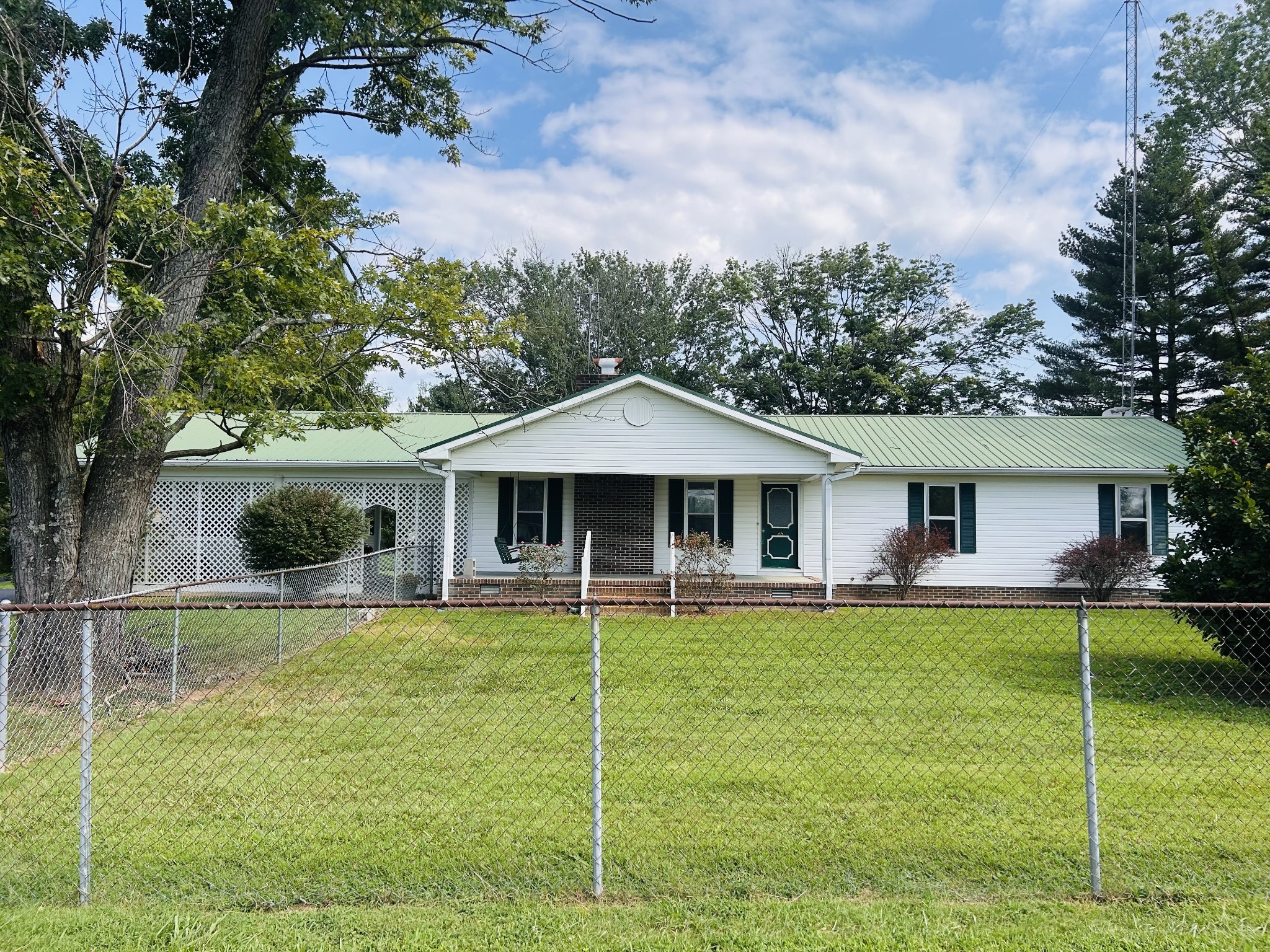 401 Hillcrest Rd