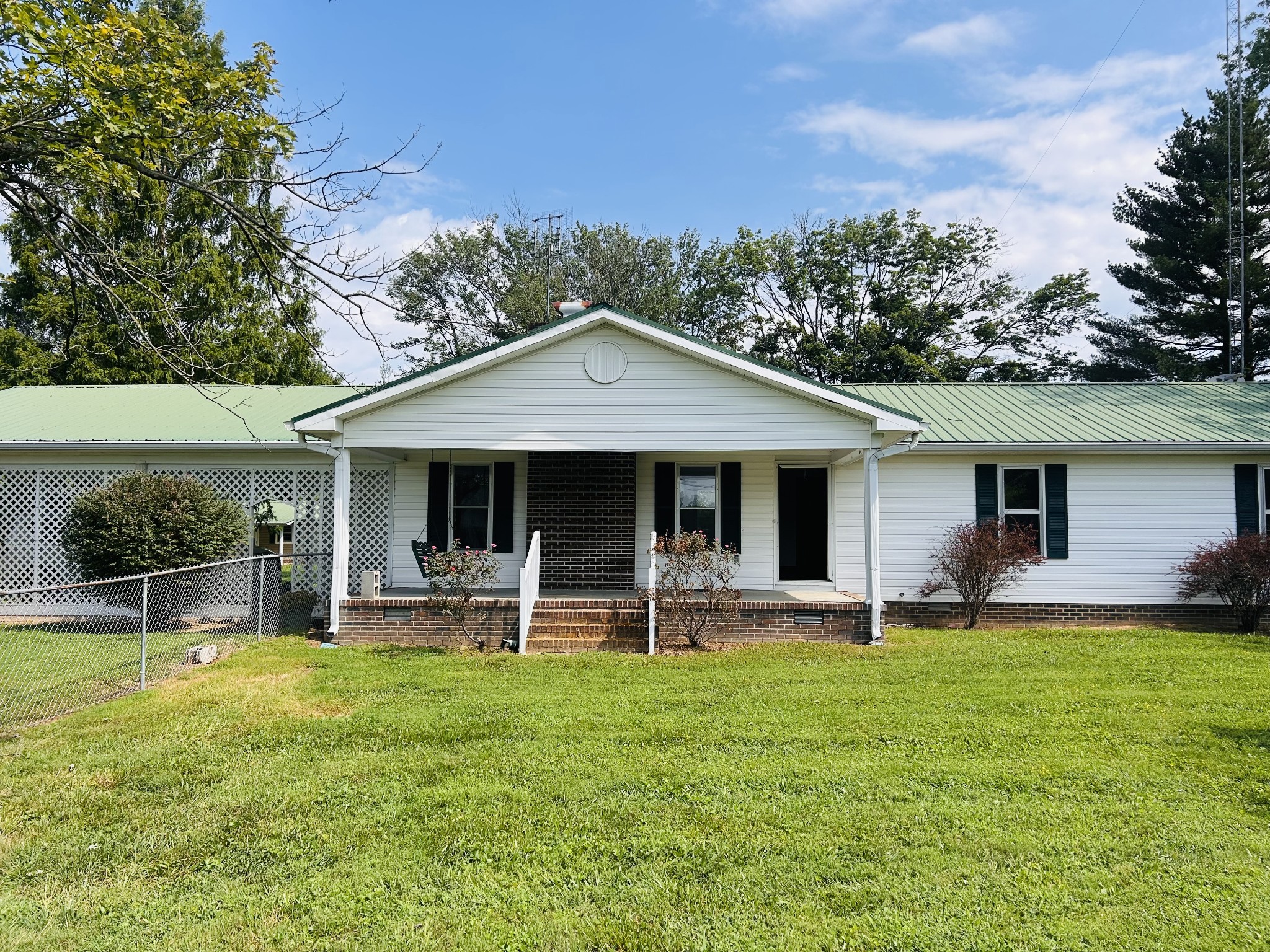 401 Hillcrest Rd