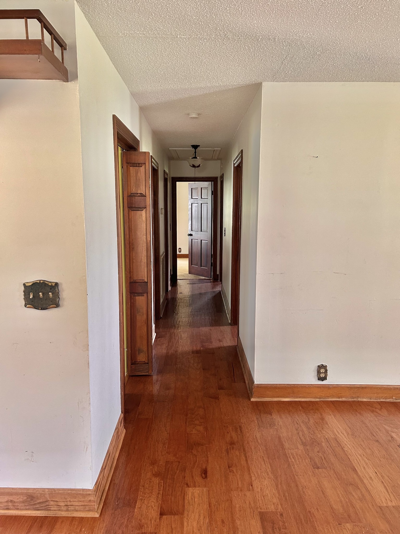 401 Hillcrest Rd