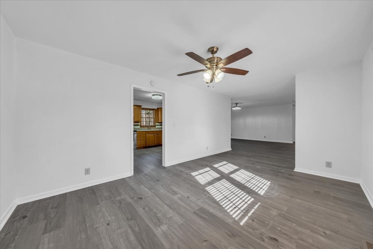 104 Foxland Dr