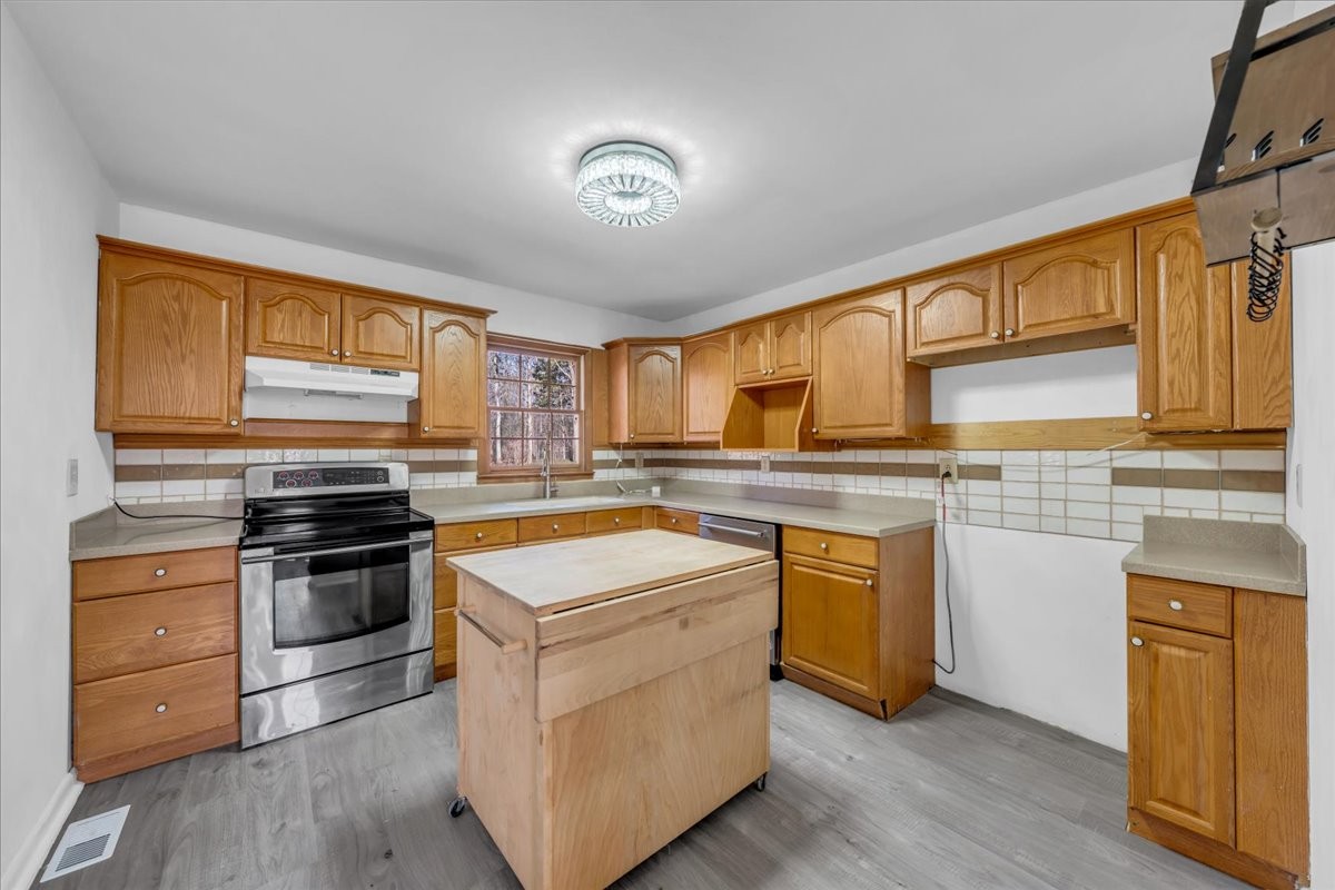 104 Foxland Dr
