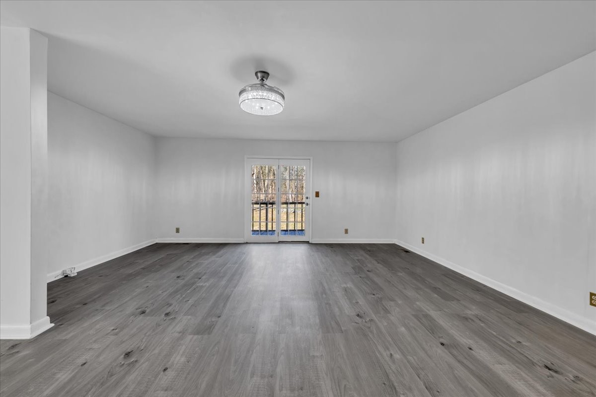 104 Foxland Dr