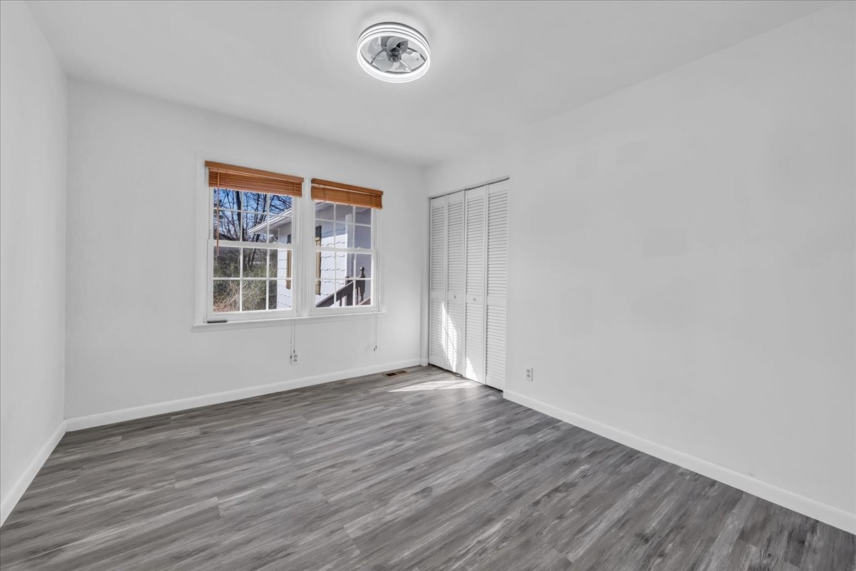 104 Foxland Dr