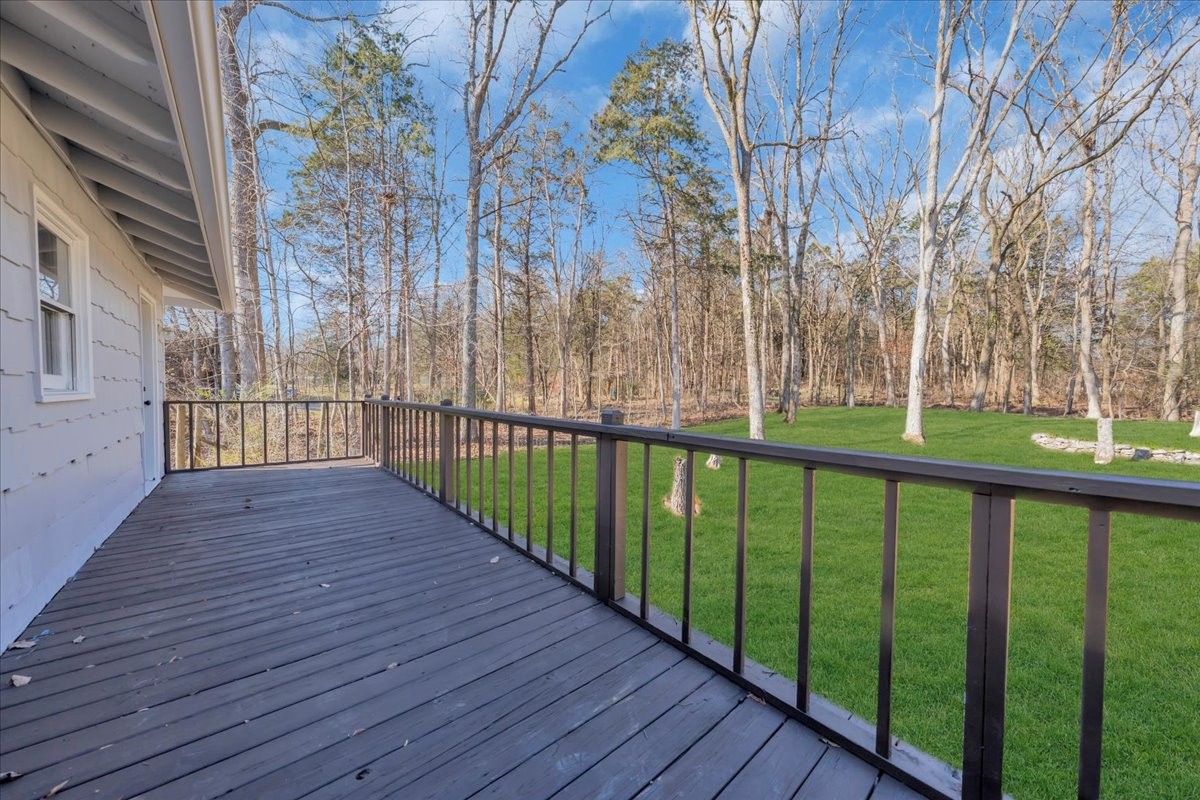 104 Foxland Dr