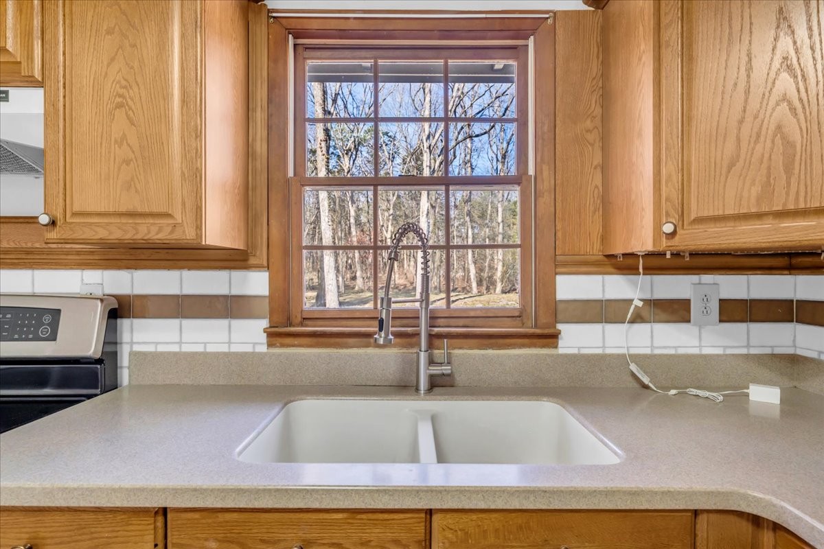 104 Foxland Dr