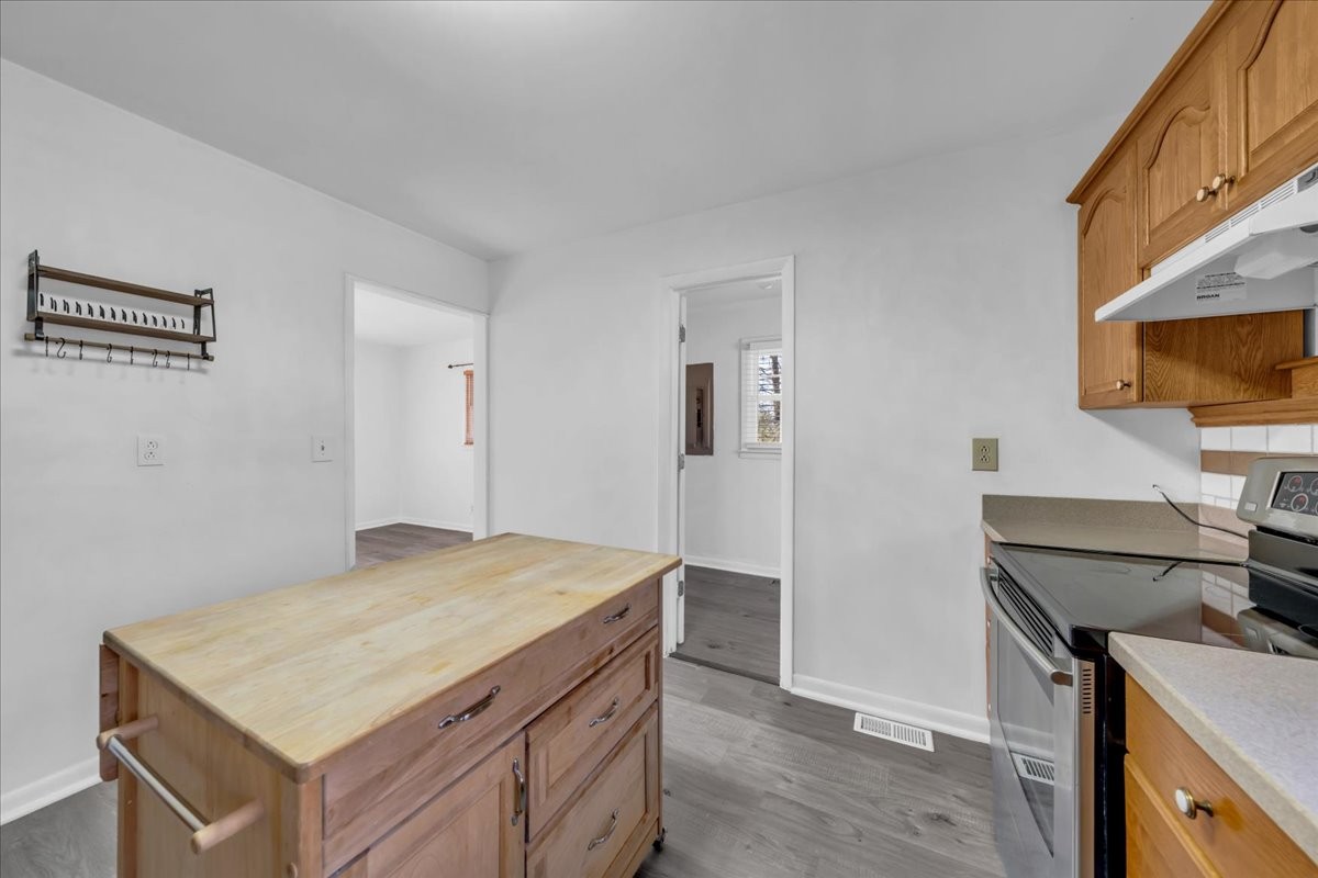 104 Foxland Dr