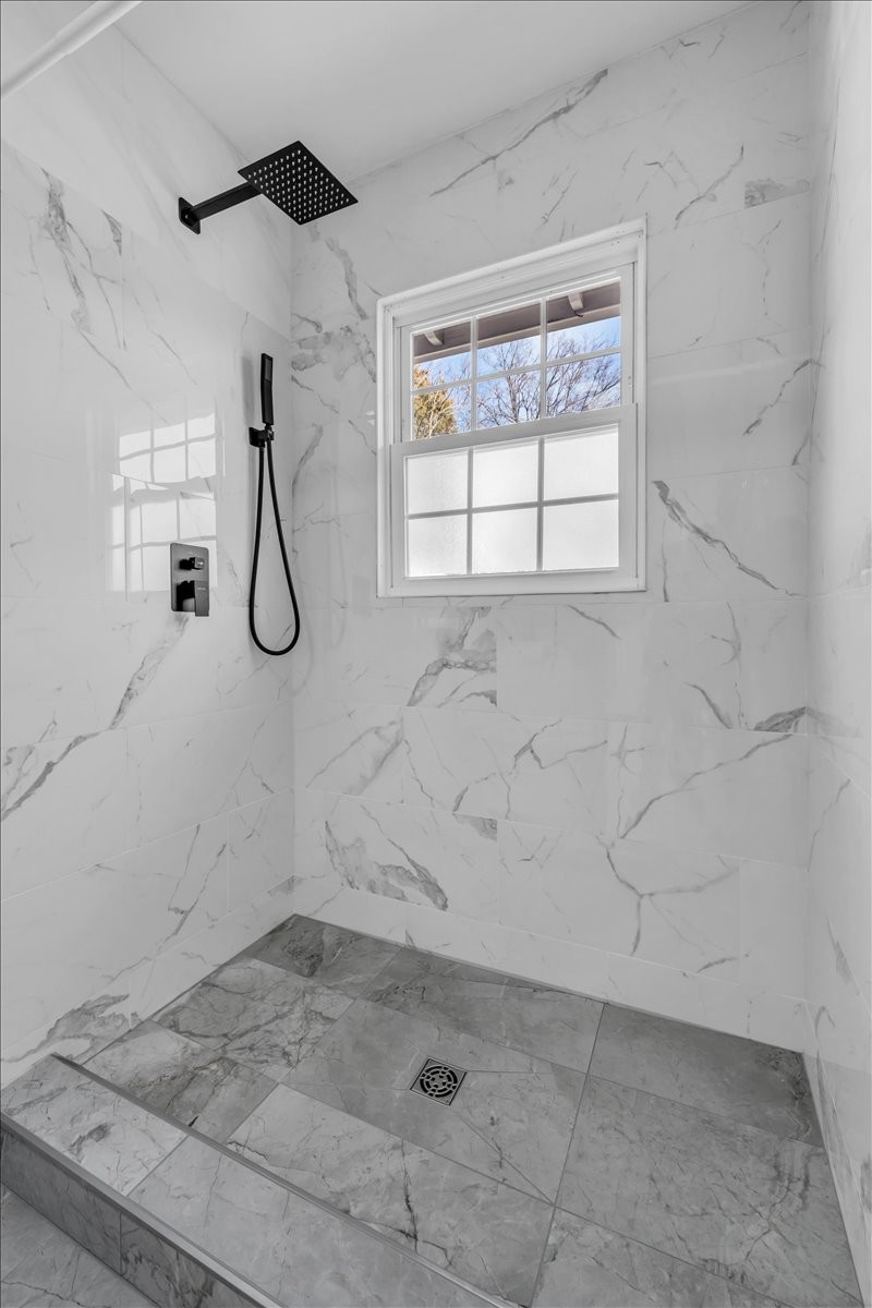 104 Foxland Dr