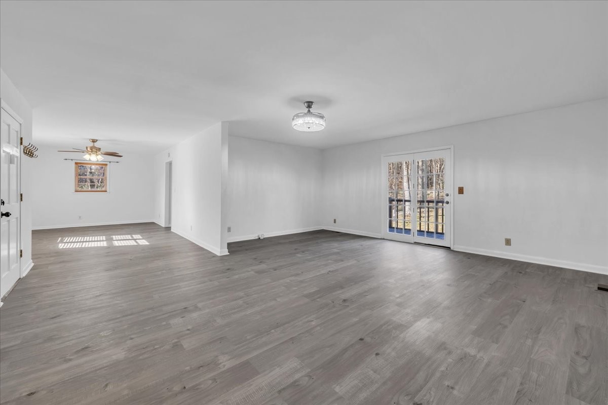 104 Foxland Dr
