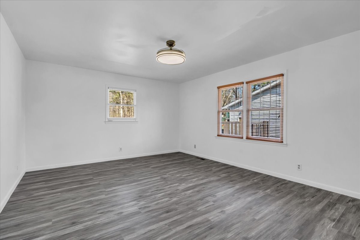104 Foxland Dr