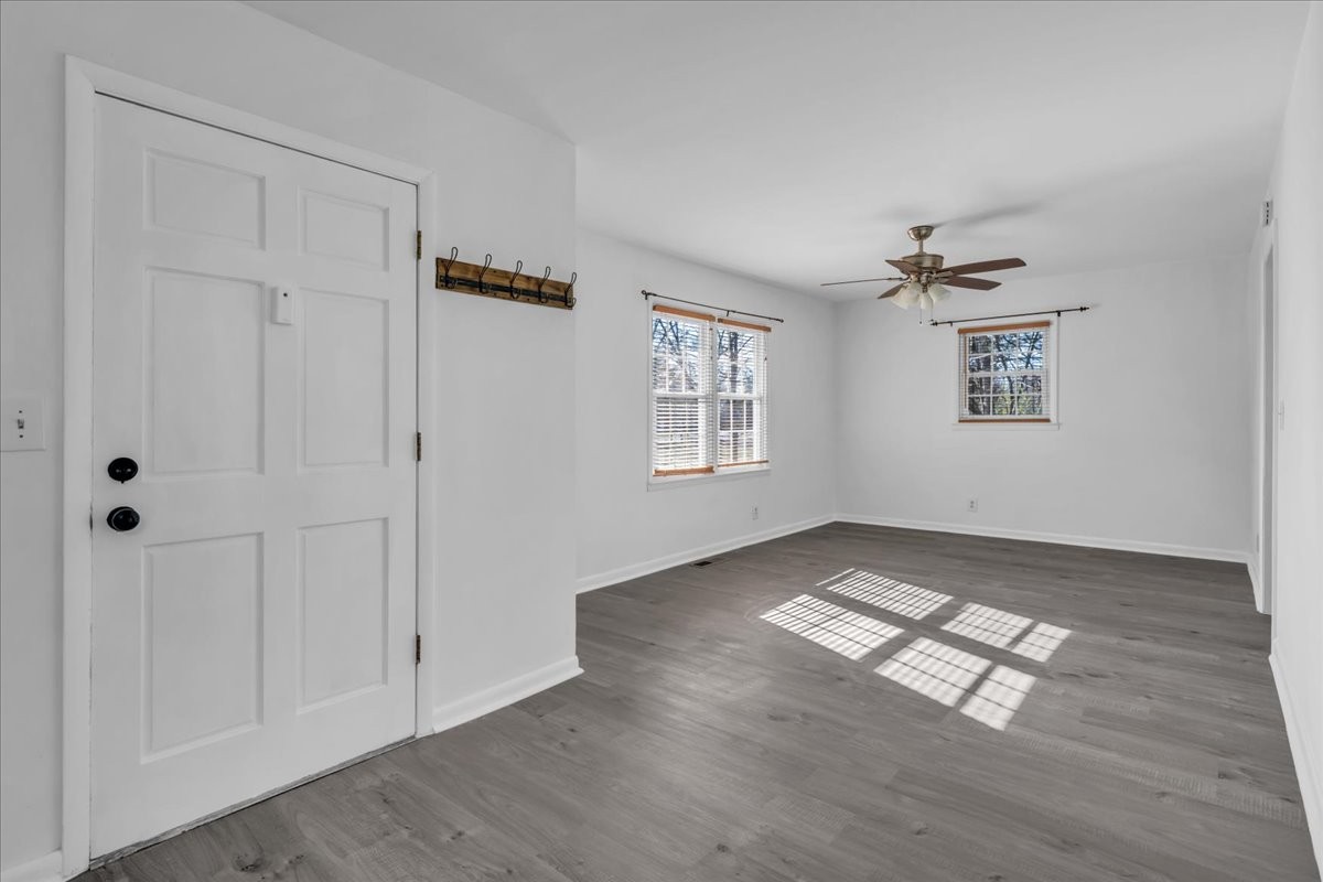 104 Foxland Dr