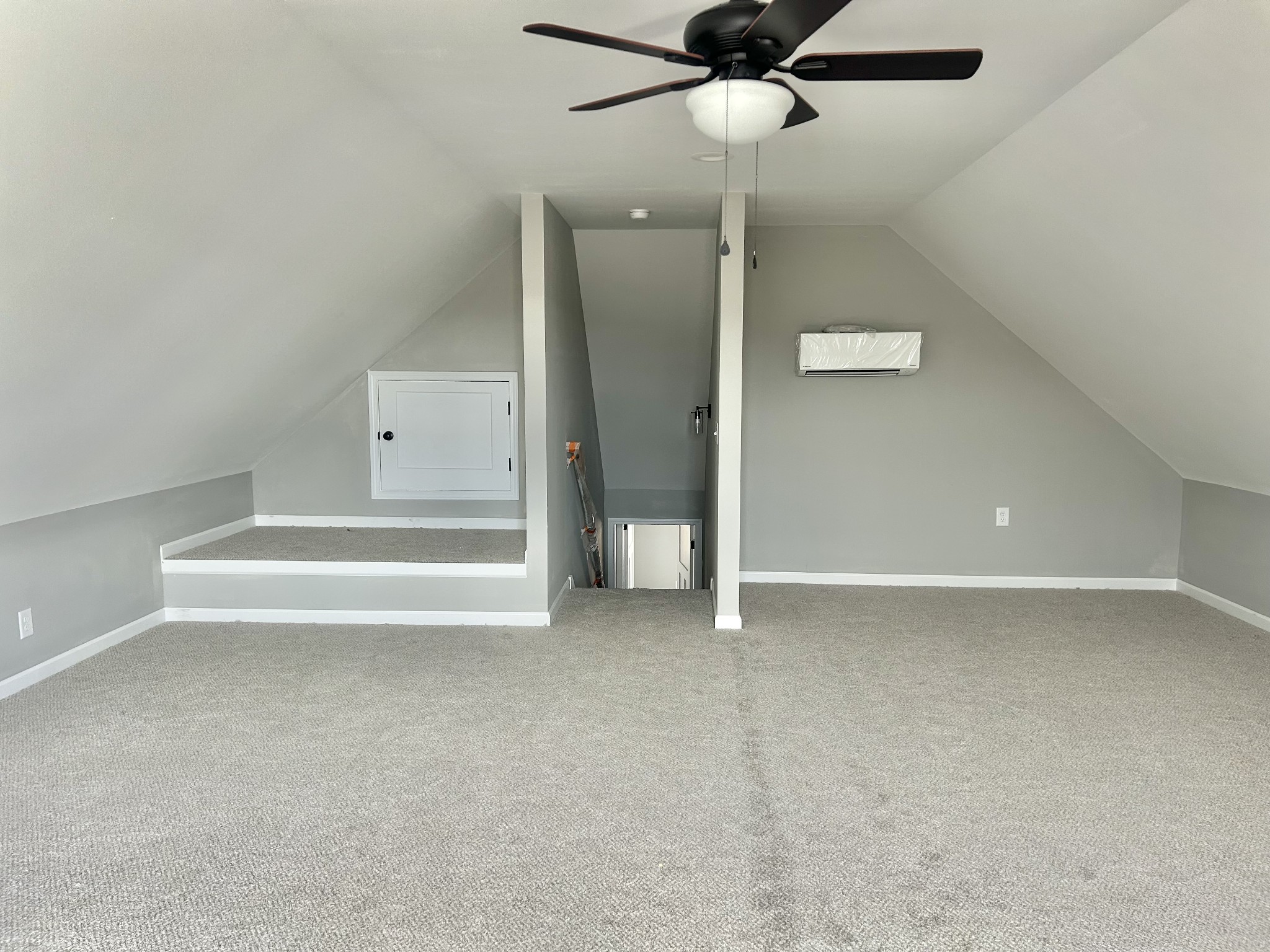 460 Randall Ln