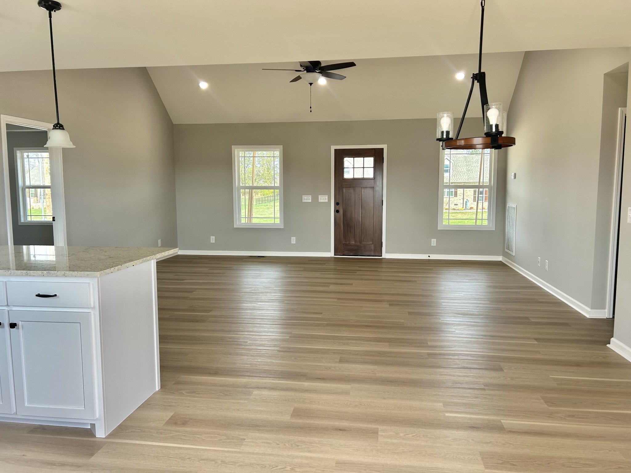 405 Randall Ln