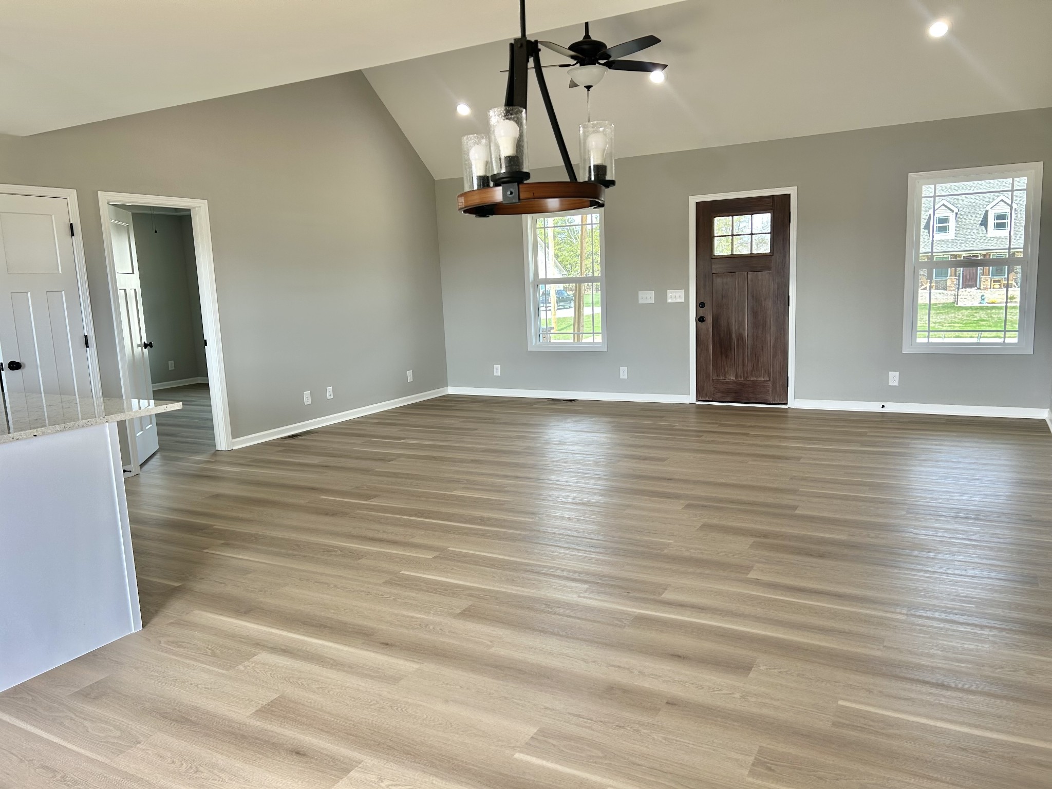 405 Randall Ln