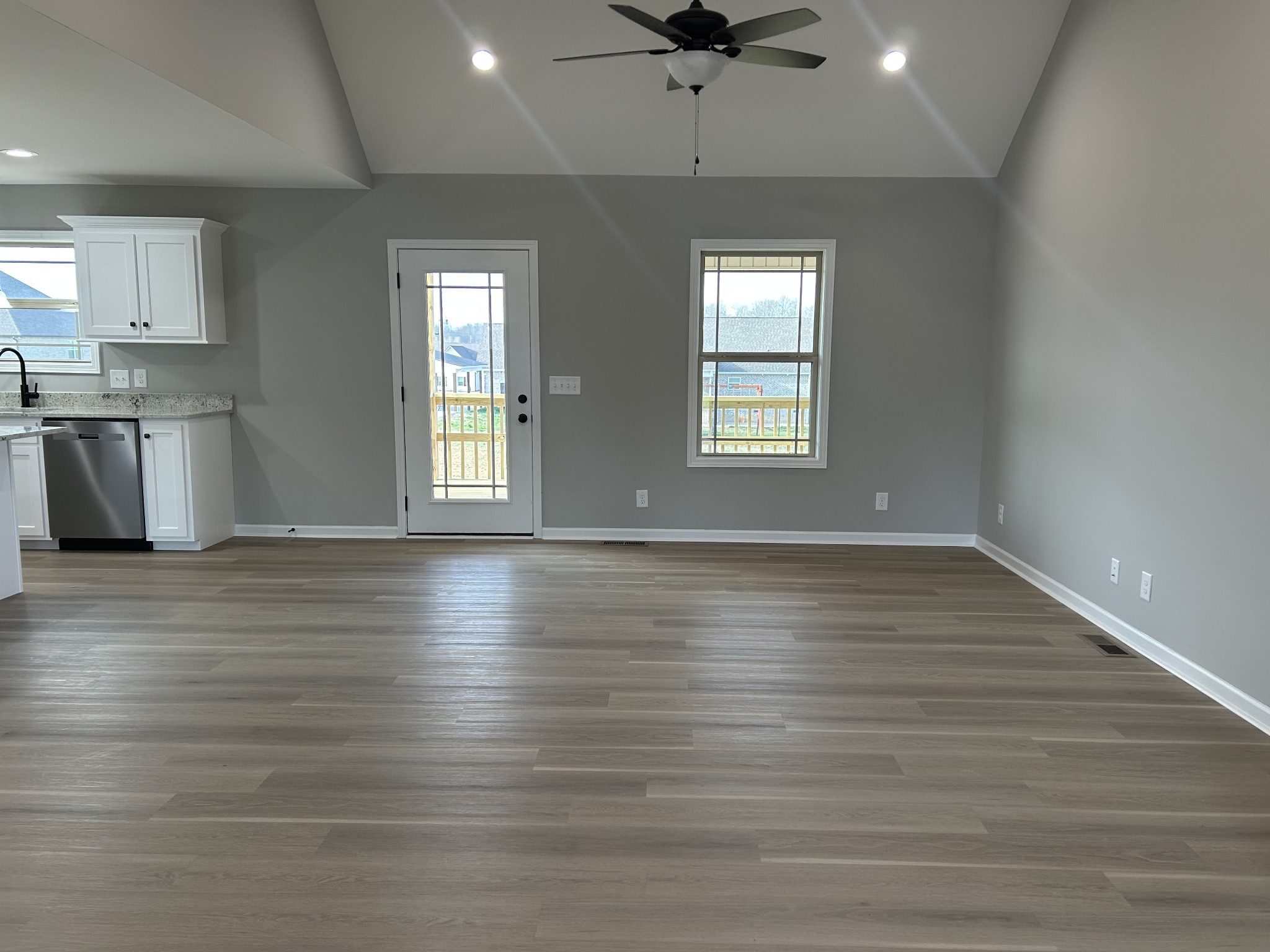 435 Randall Ln