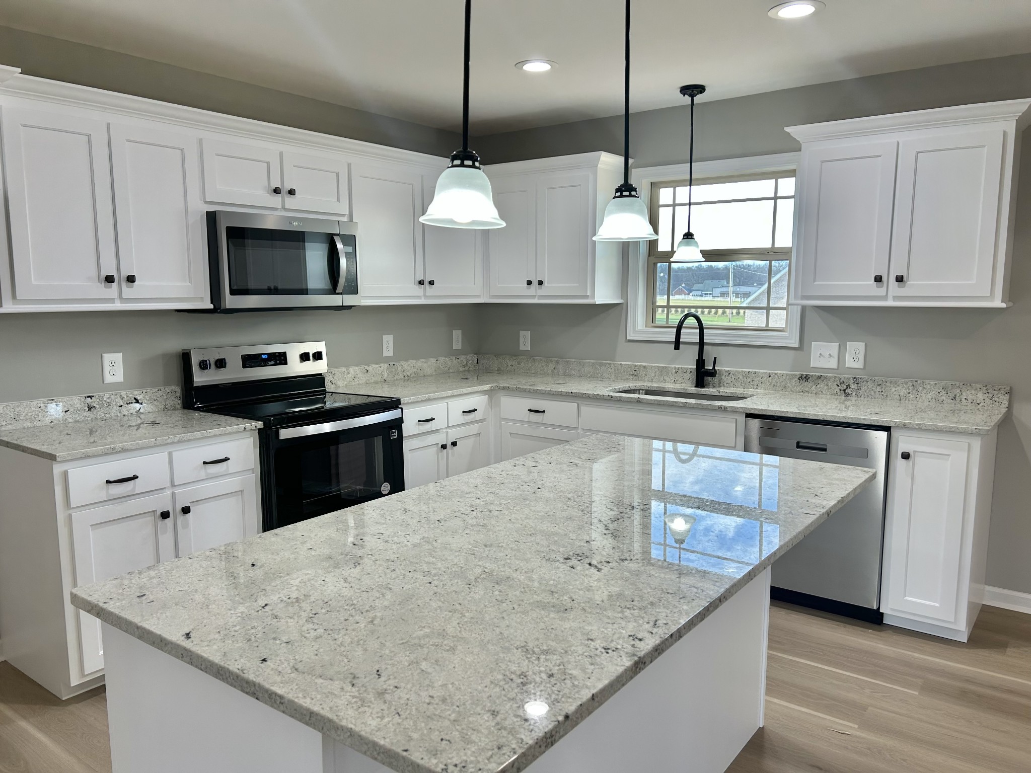 435 Randall Ln