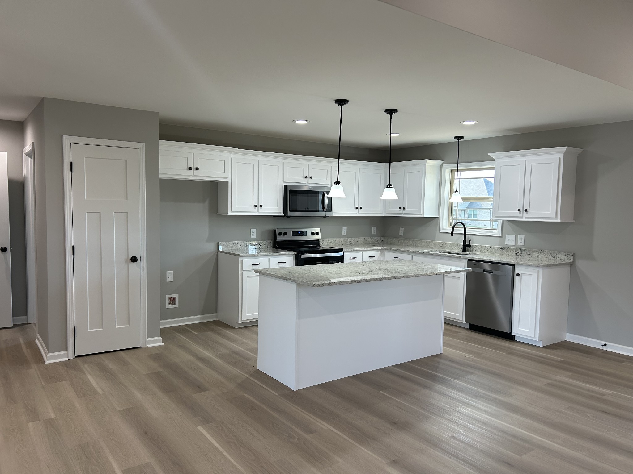 435 Randall Ln