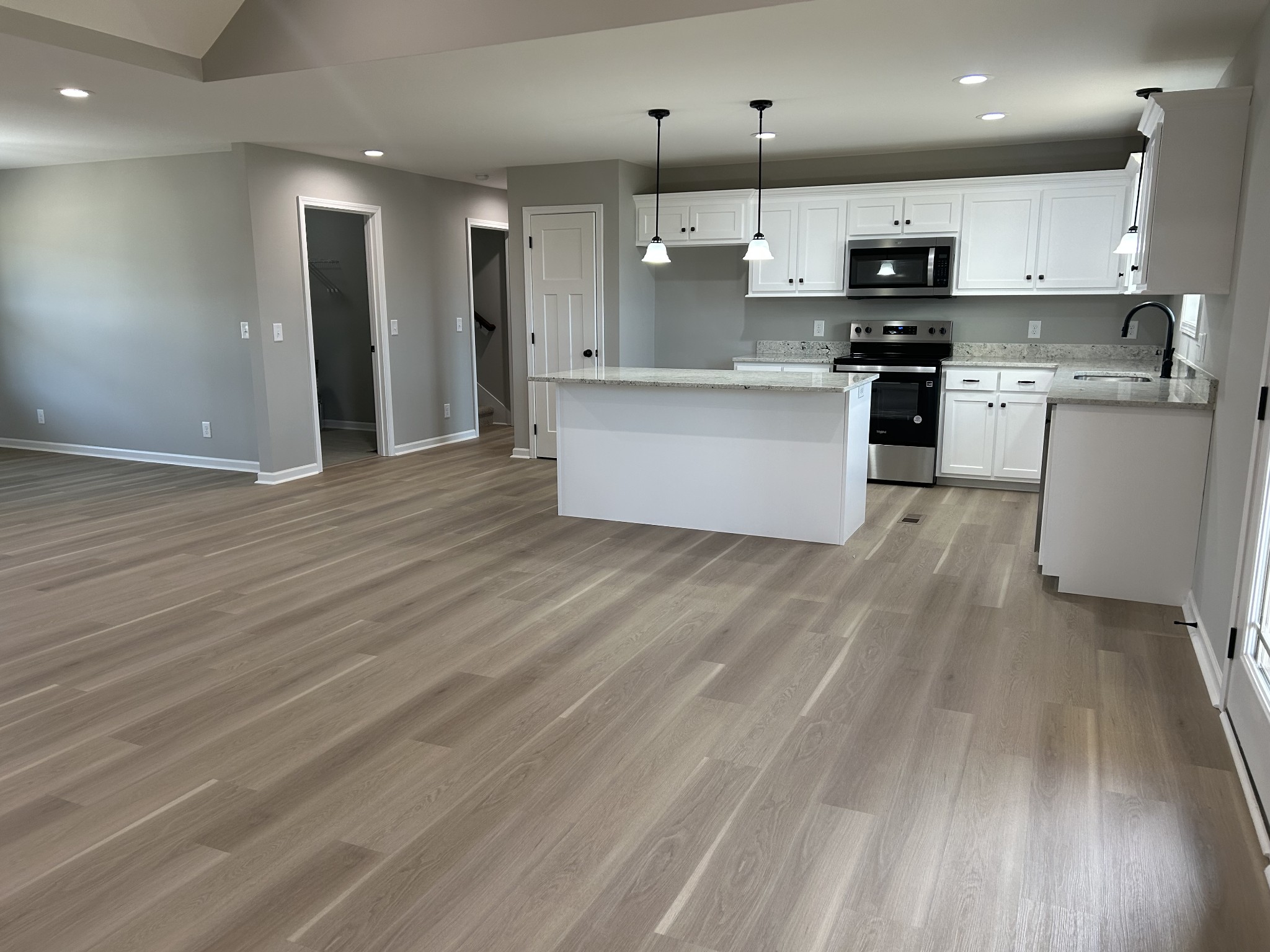 435 Randall Ln