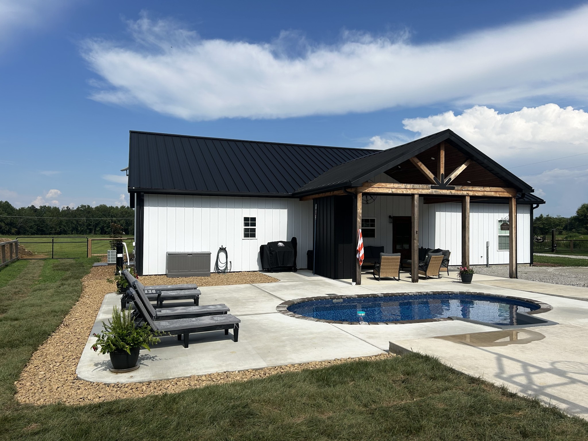 6241 Fredonia Rd