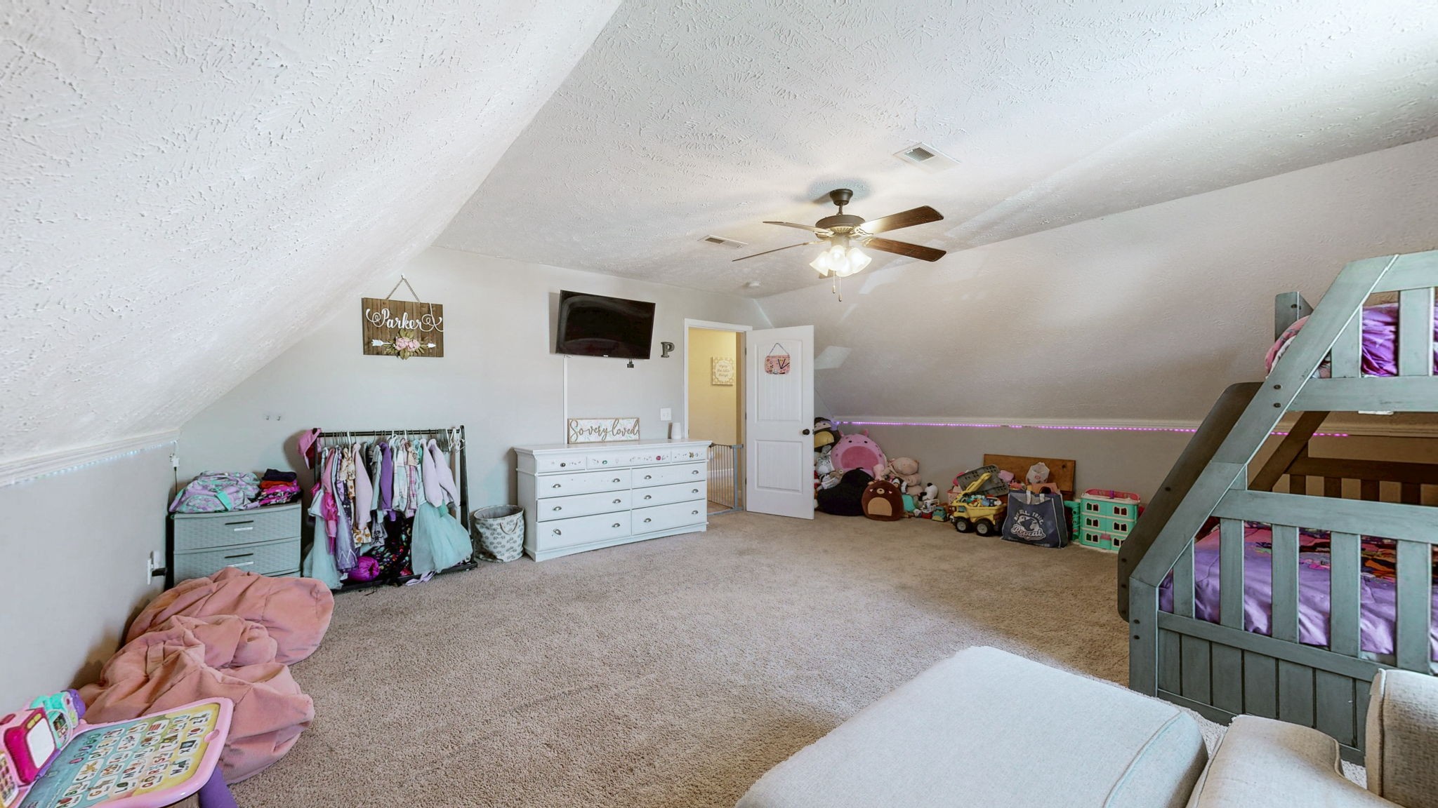 2415 Auldridge Dr
