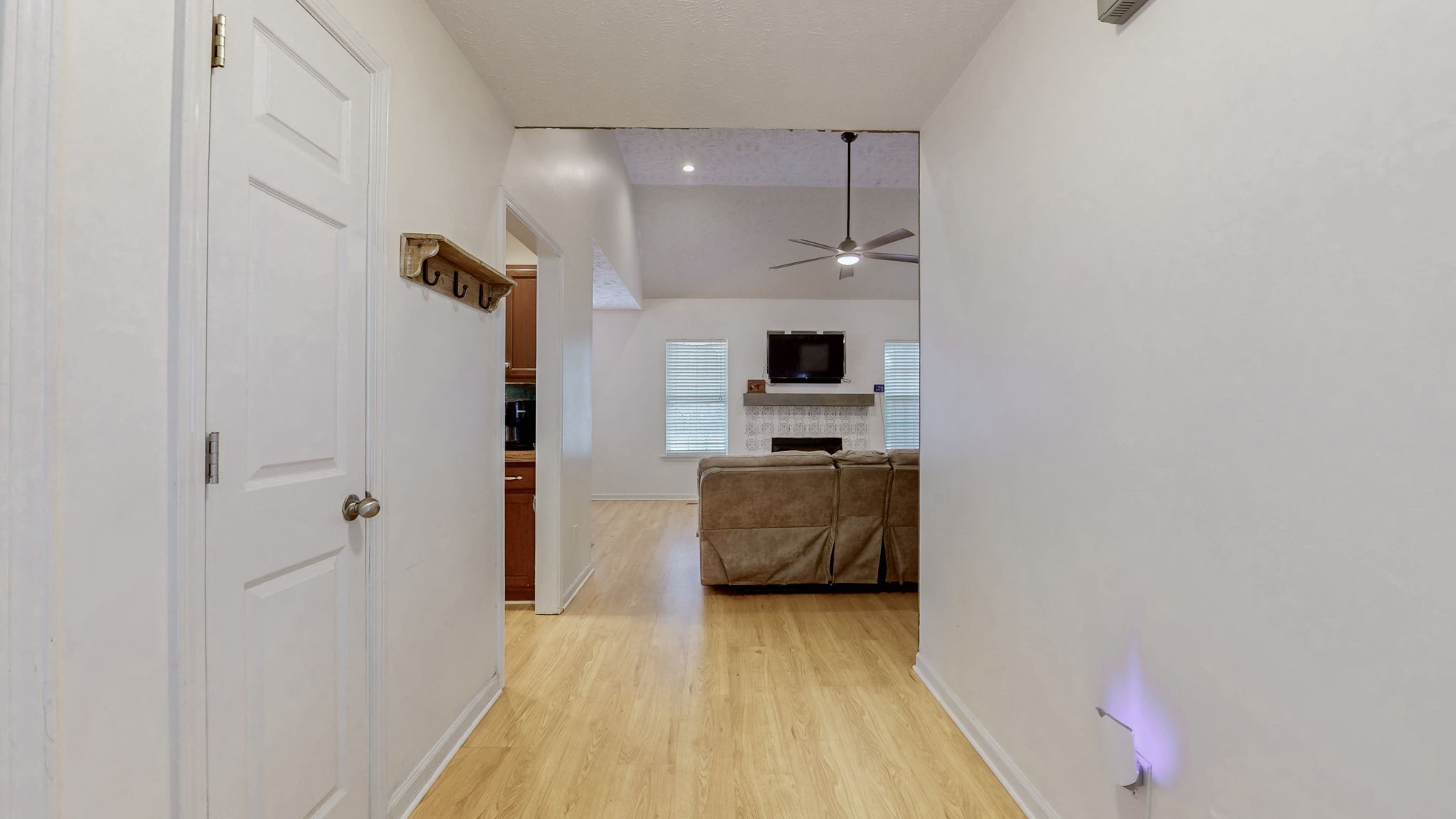 1412 Auldridge Dr