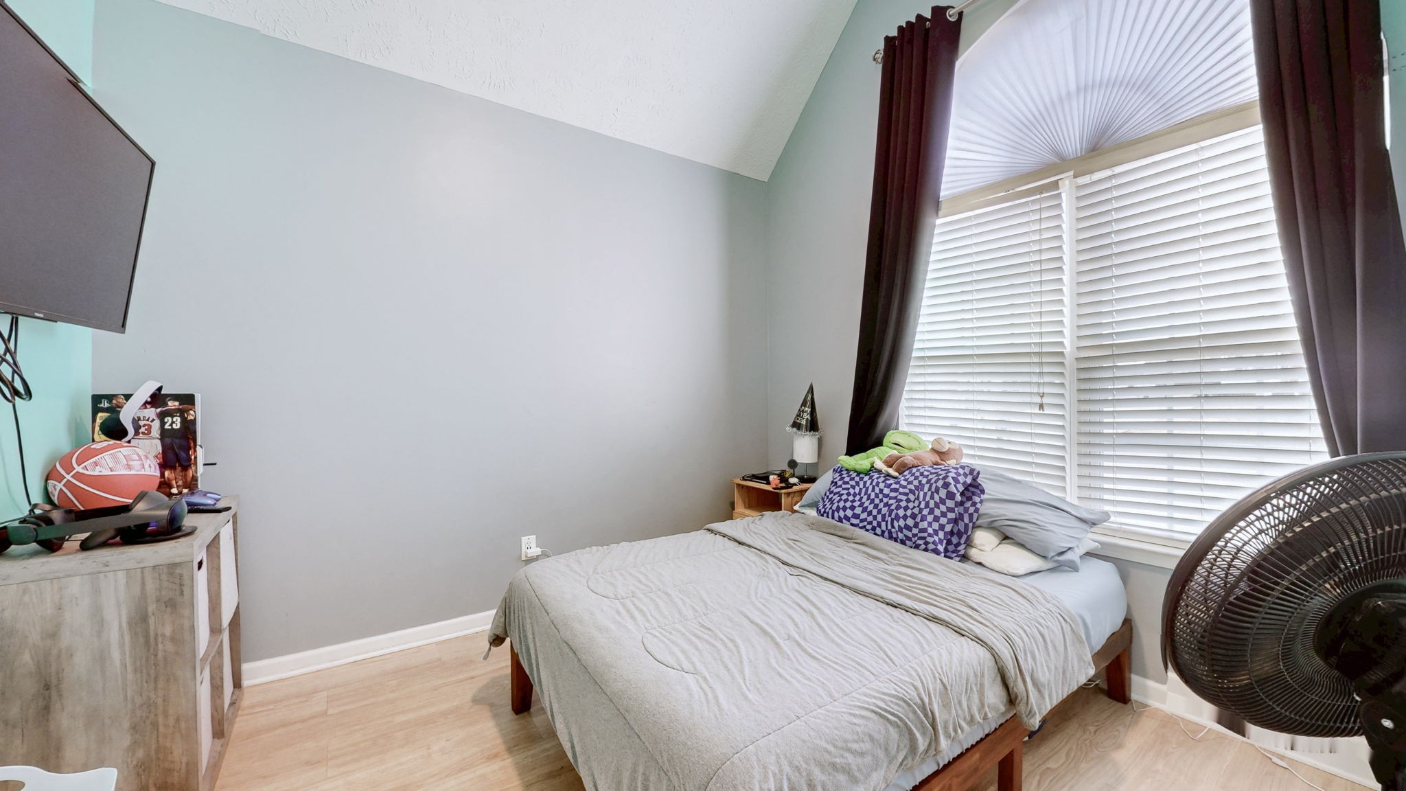 1412 Auldridge Dr