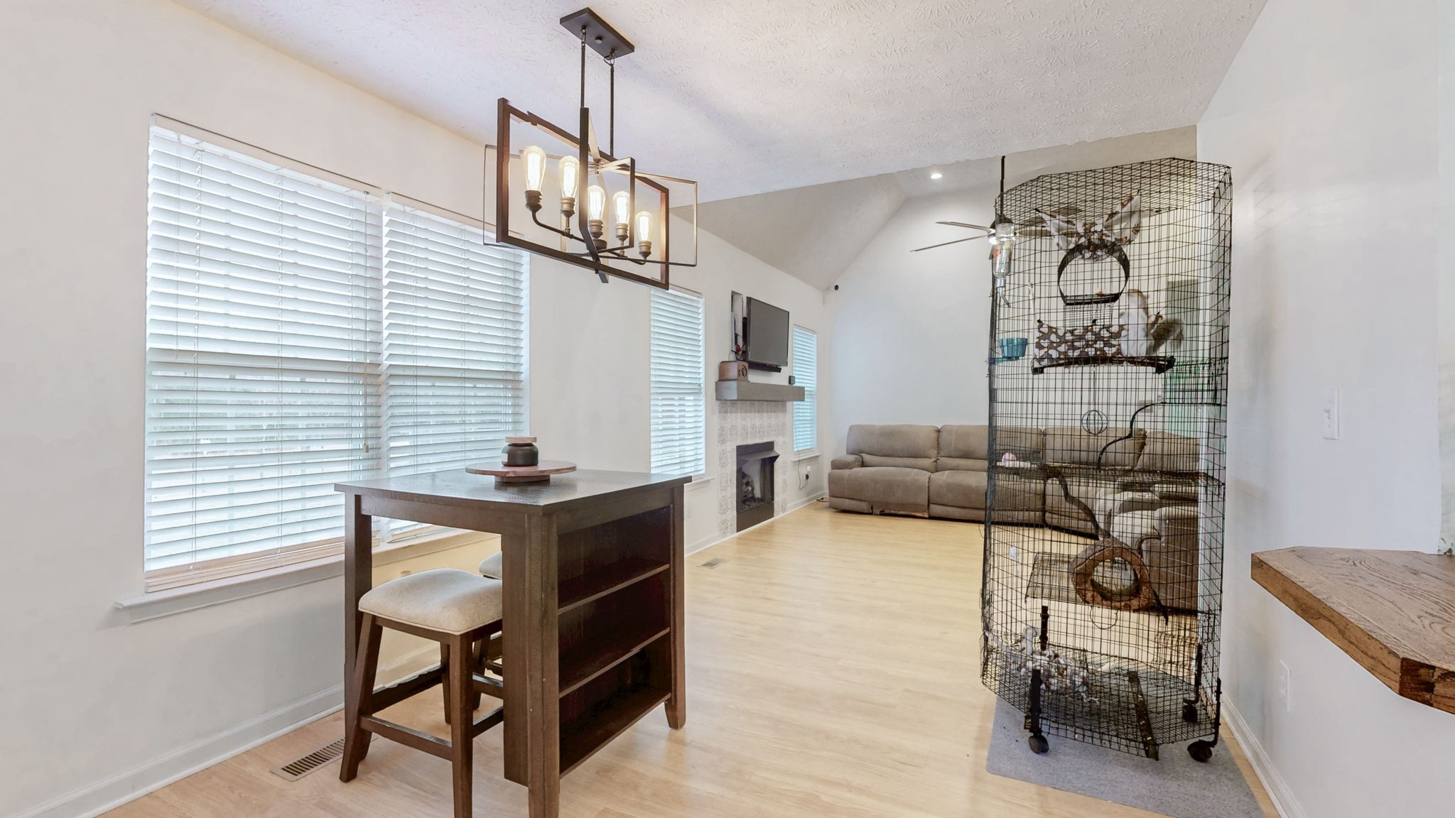 1412 Auldridge Dr