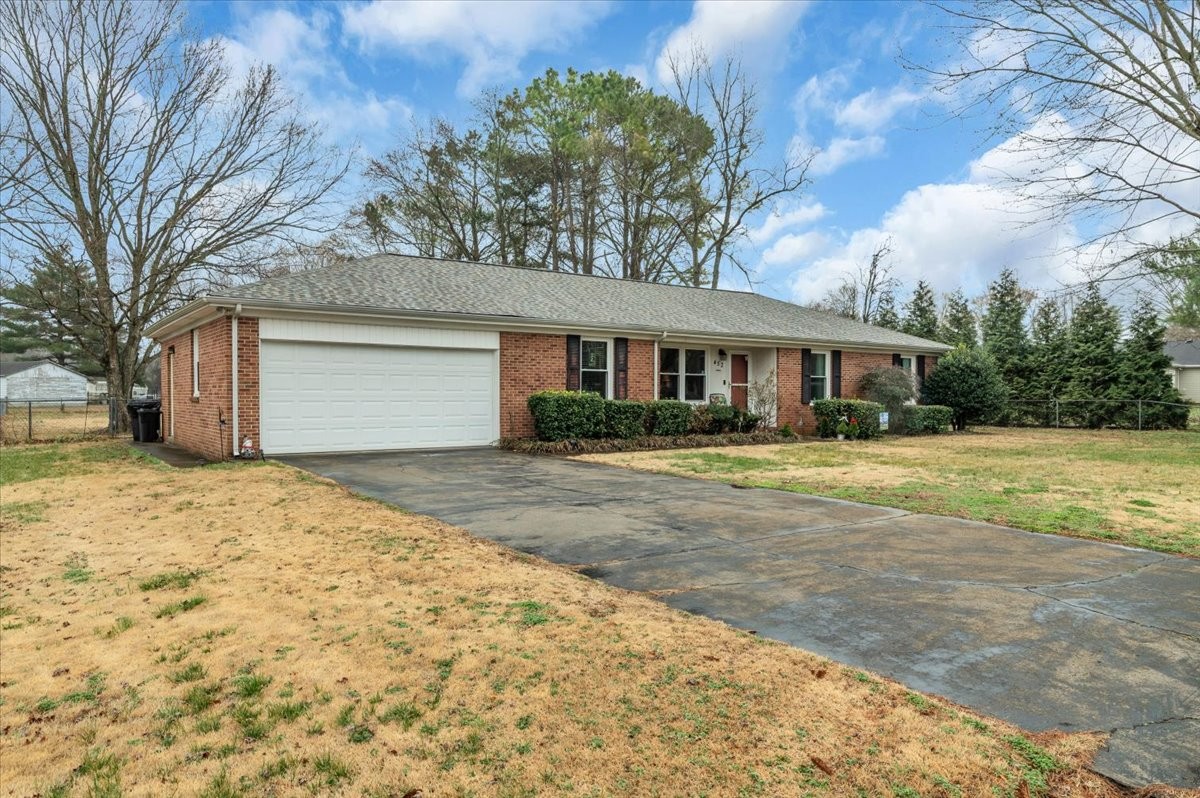 452 Campfire Dr