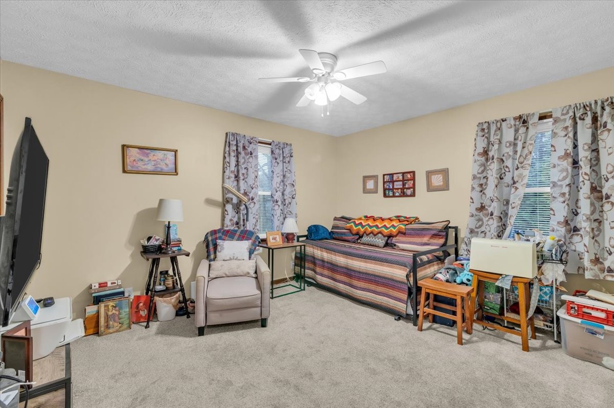 452 Campfire Dr