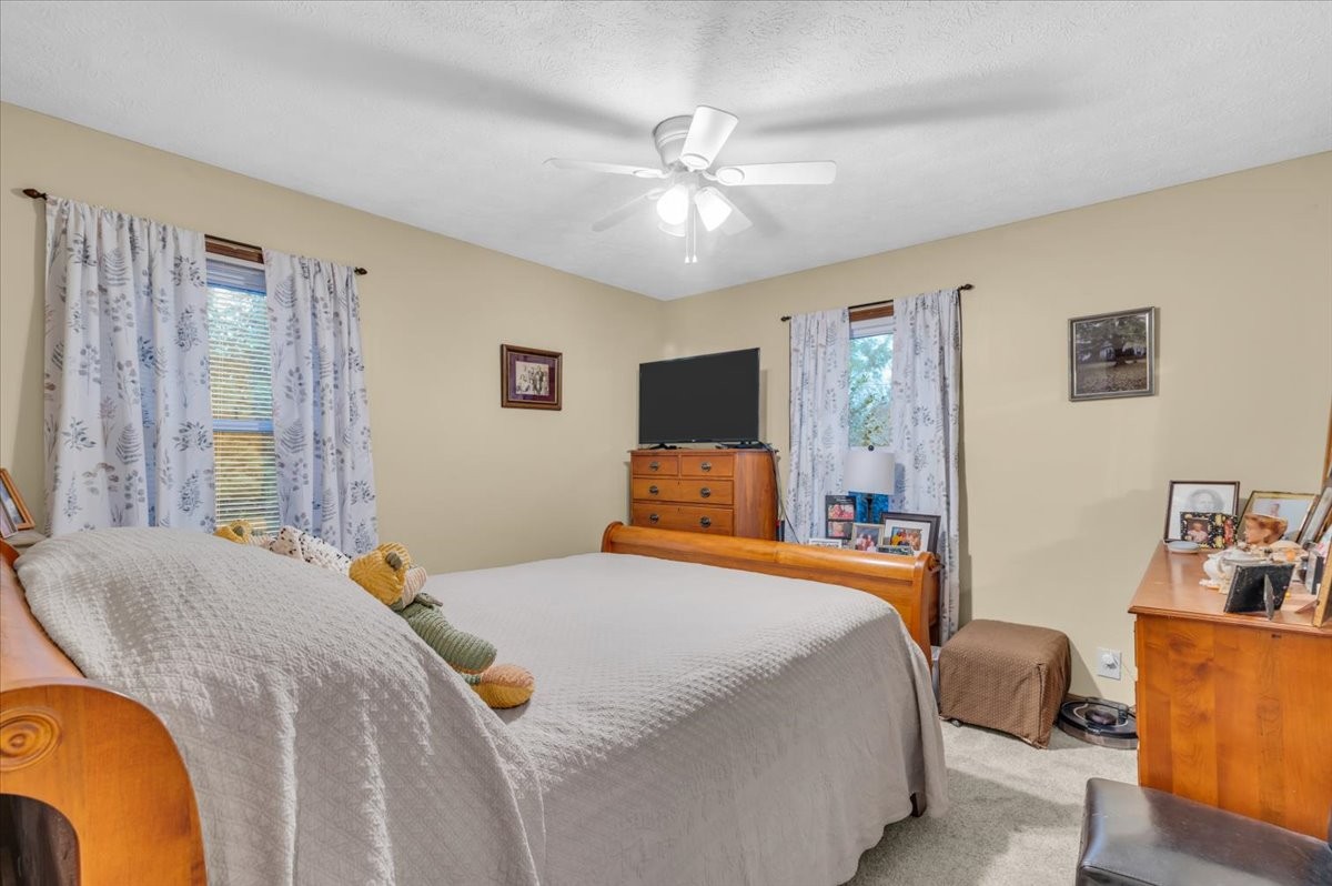 452 Campfire Dr